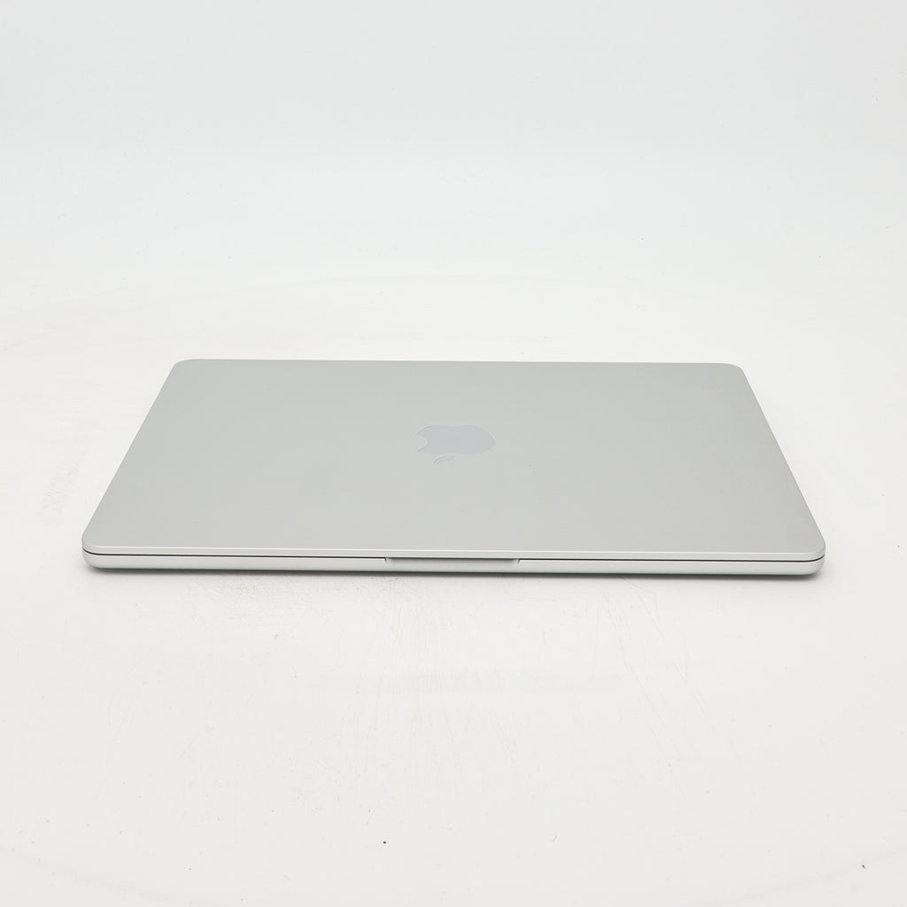 99新 Apple MacBook Air 22年 13寸 M2（8+8核） 8G RAM 256G SSD 銀色