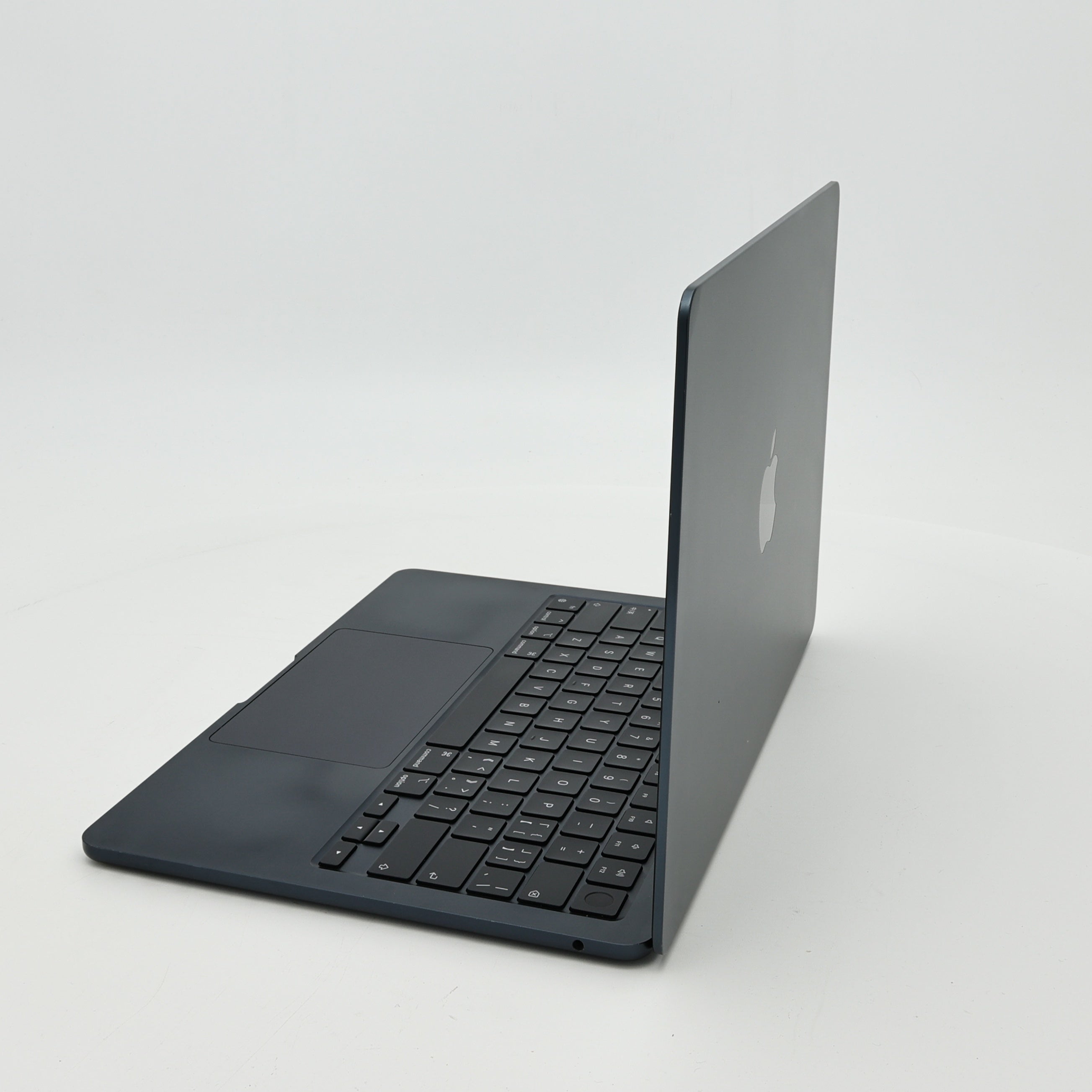 95新 Apple MacBook Air 24年 13寸 M3（8+8核） 8G RAM 256G SSD 午夜色
