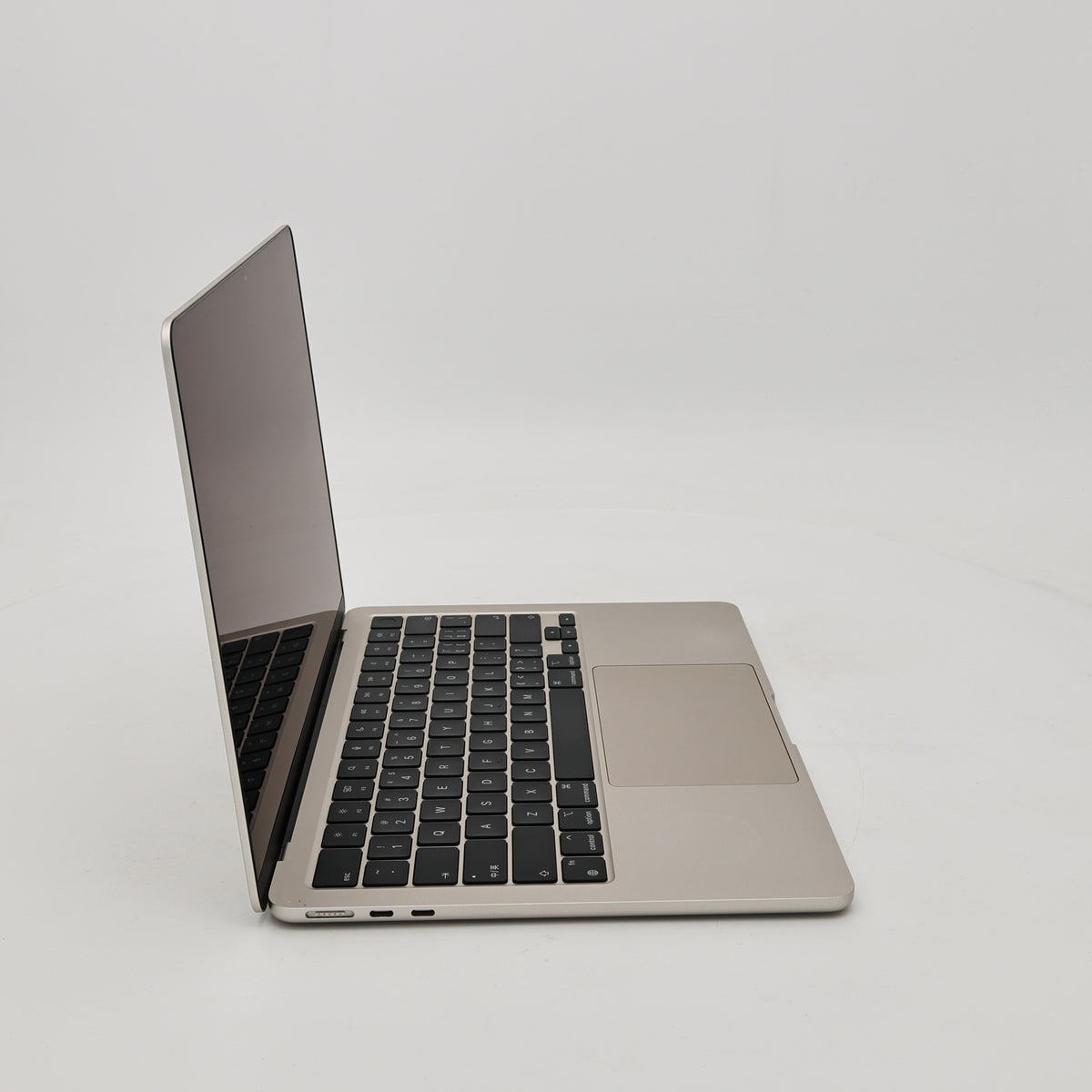 95新 Apple MacBook Air 22年 13寸 M2（8+8核） 8G RAM 512G SSD 星光色