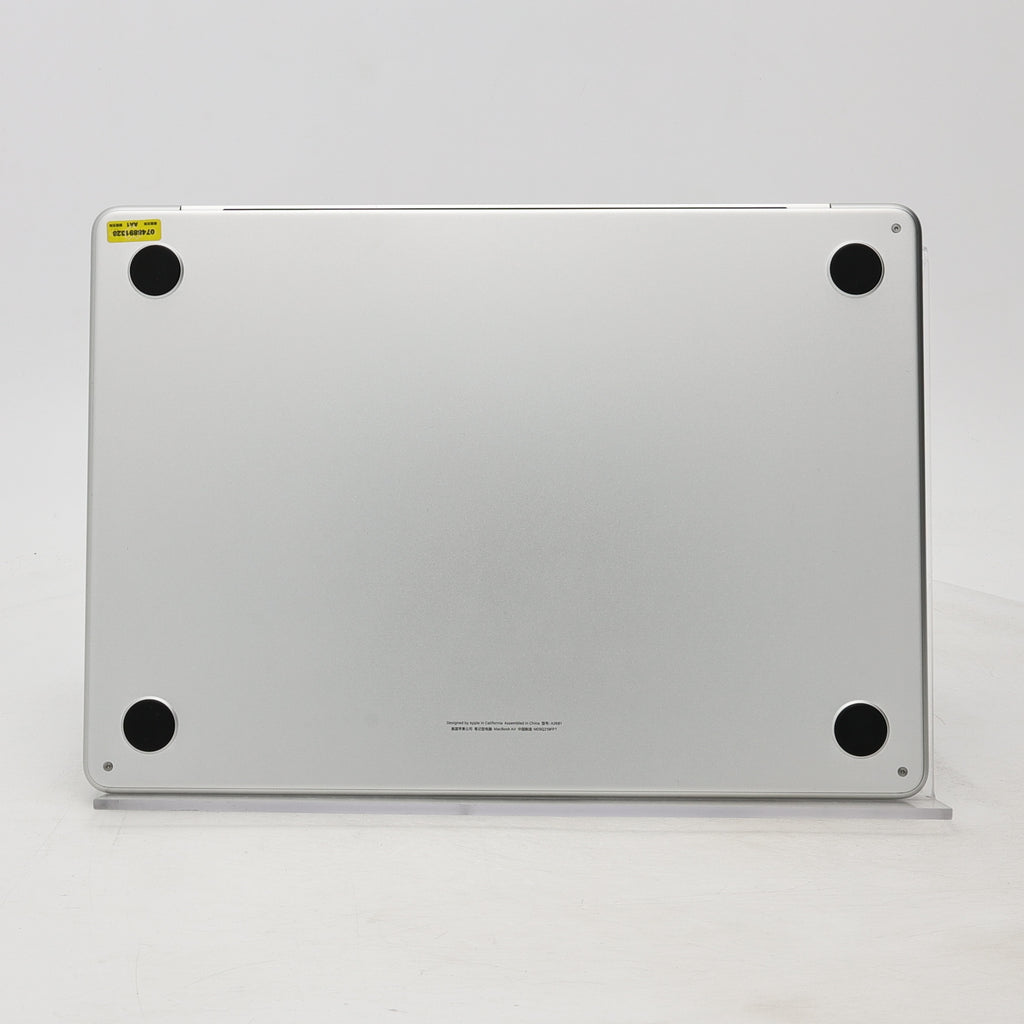 95新 Apple MacBook Air 22年 13寸 M2（8+8核） 8G RAM 256G SSD 銀色