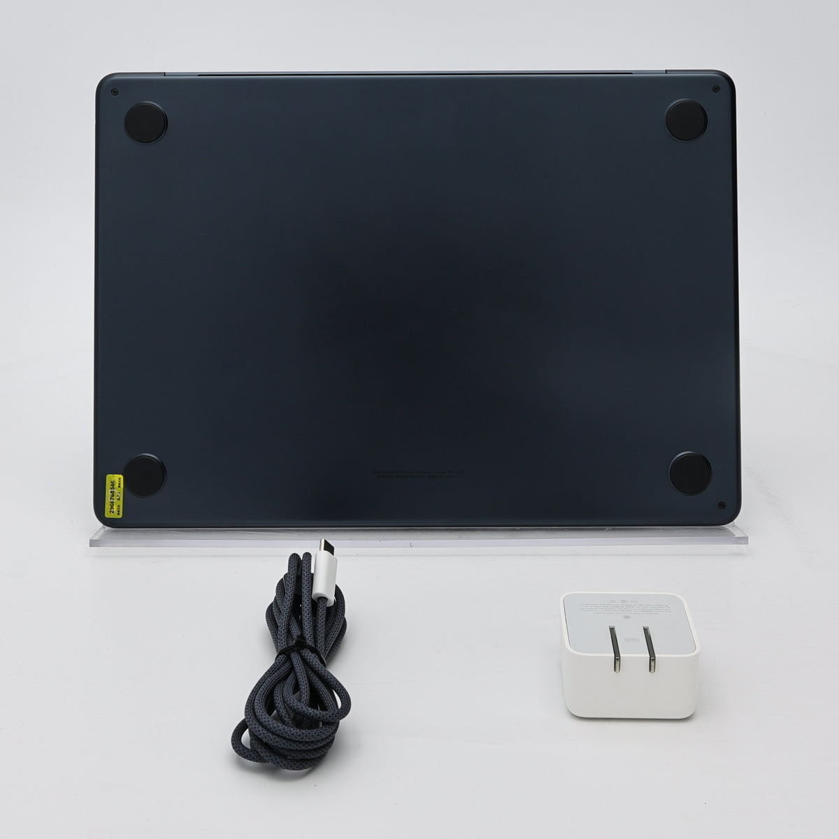 95新 Apple MacBook Air 22年 13寸 M2（8+8核） 8G RAM 256G SSD 午夜色