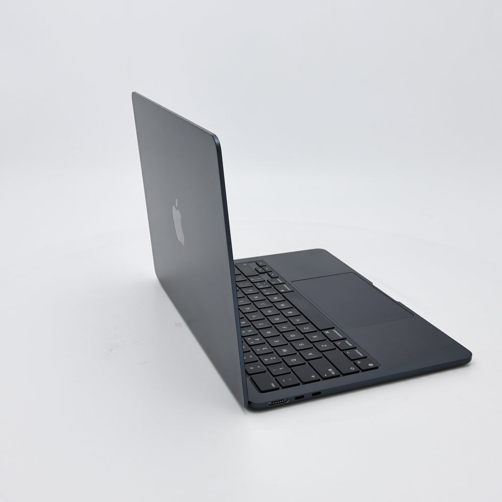 95新 Apple MacBook Air 22年 13寸 M2（8+8核） 8G RAM 256G SSD 午夜色