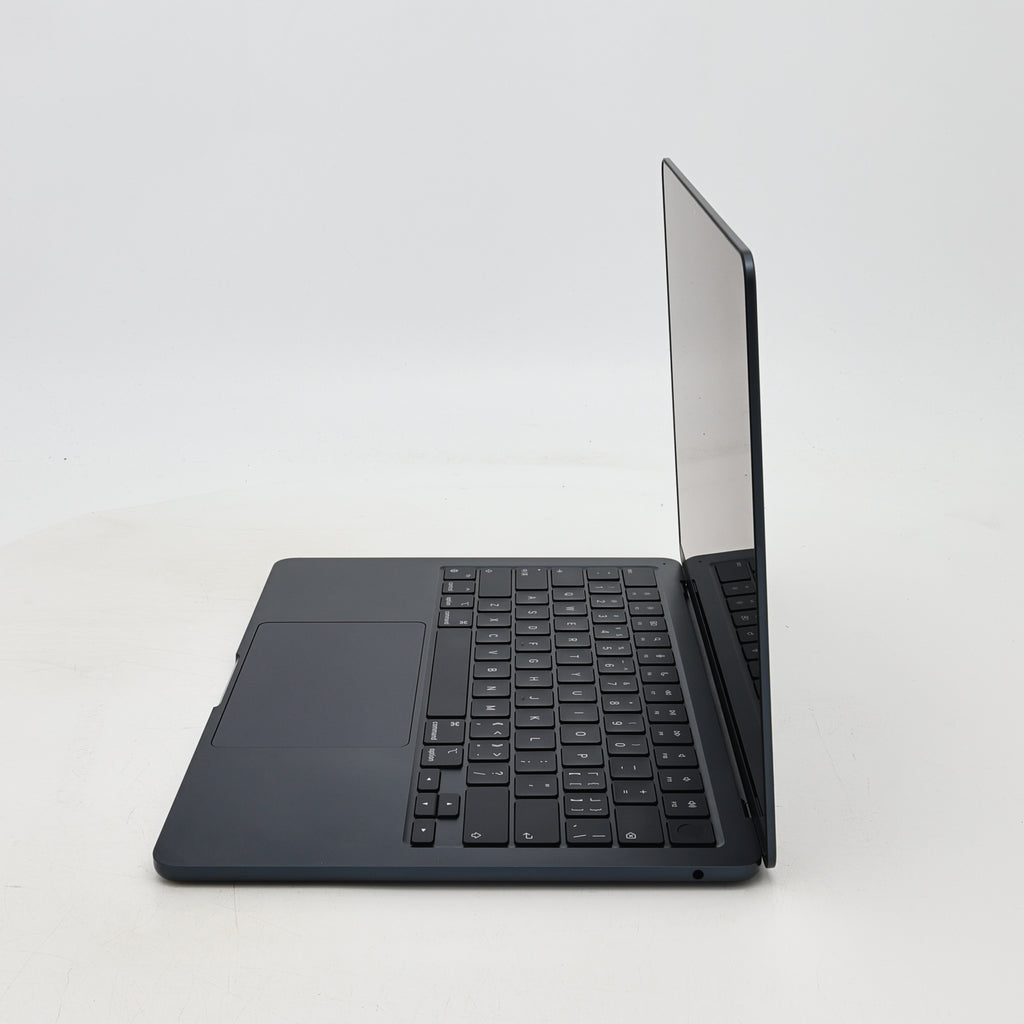 99新 Apple MacBook Air 22年 13寸 M2（8+8核） 8G RAM 256G SSD 午夜色