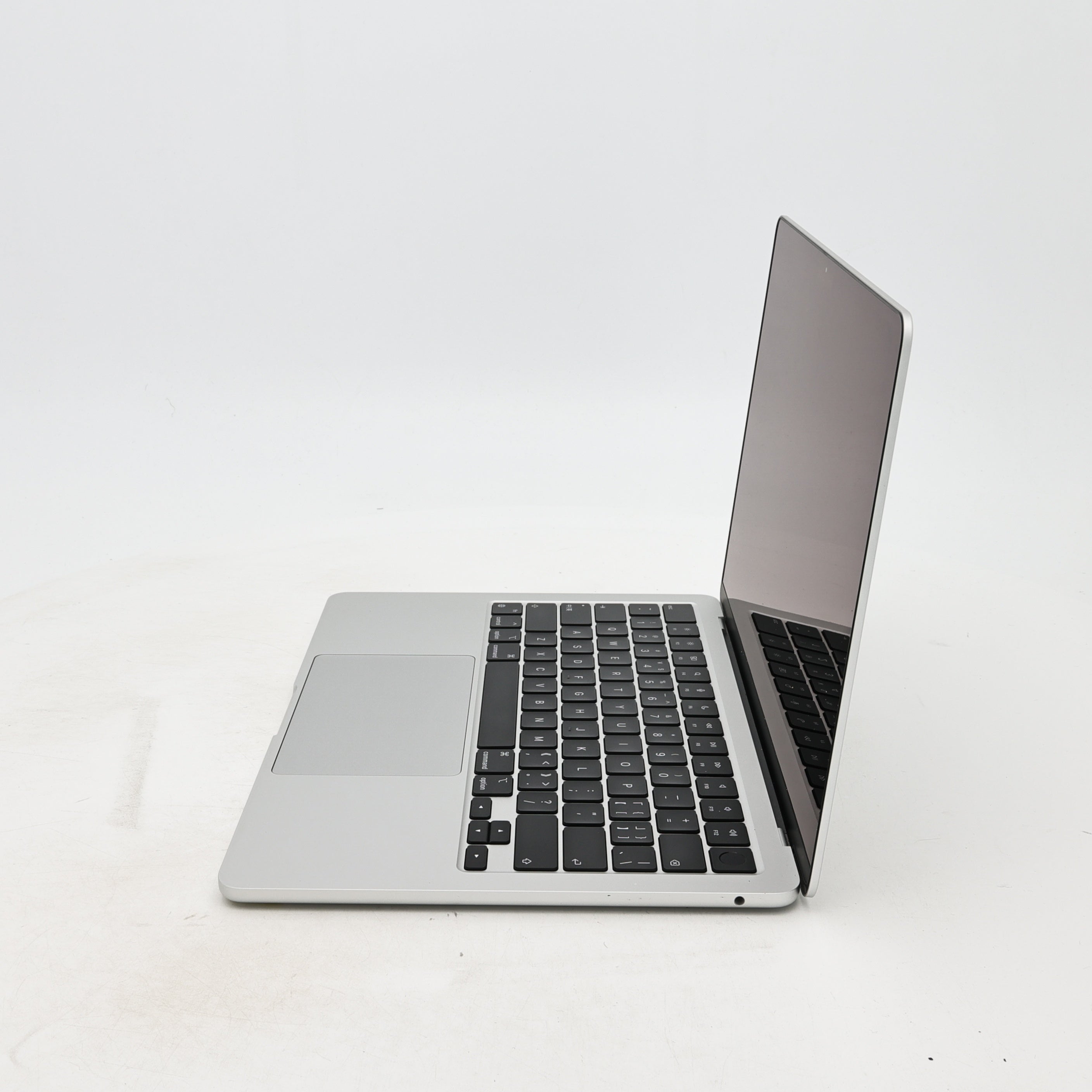 95新 Apple MacBook Air 22年 13寸 M2（8+8核） 8G RAM 512G SSD 銀色