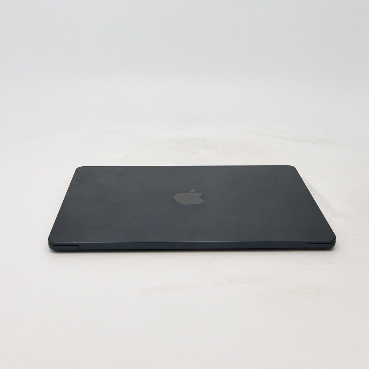 95新 Apple MacBook Air 22年 13寸 M2（8+8核） 8G RAM 256G SSD 午夜色