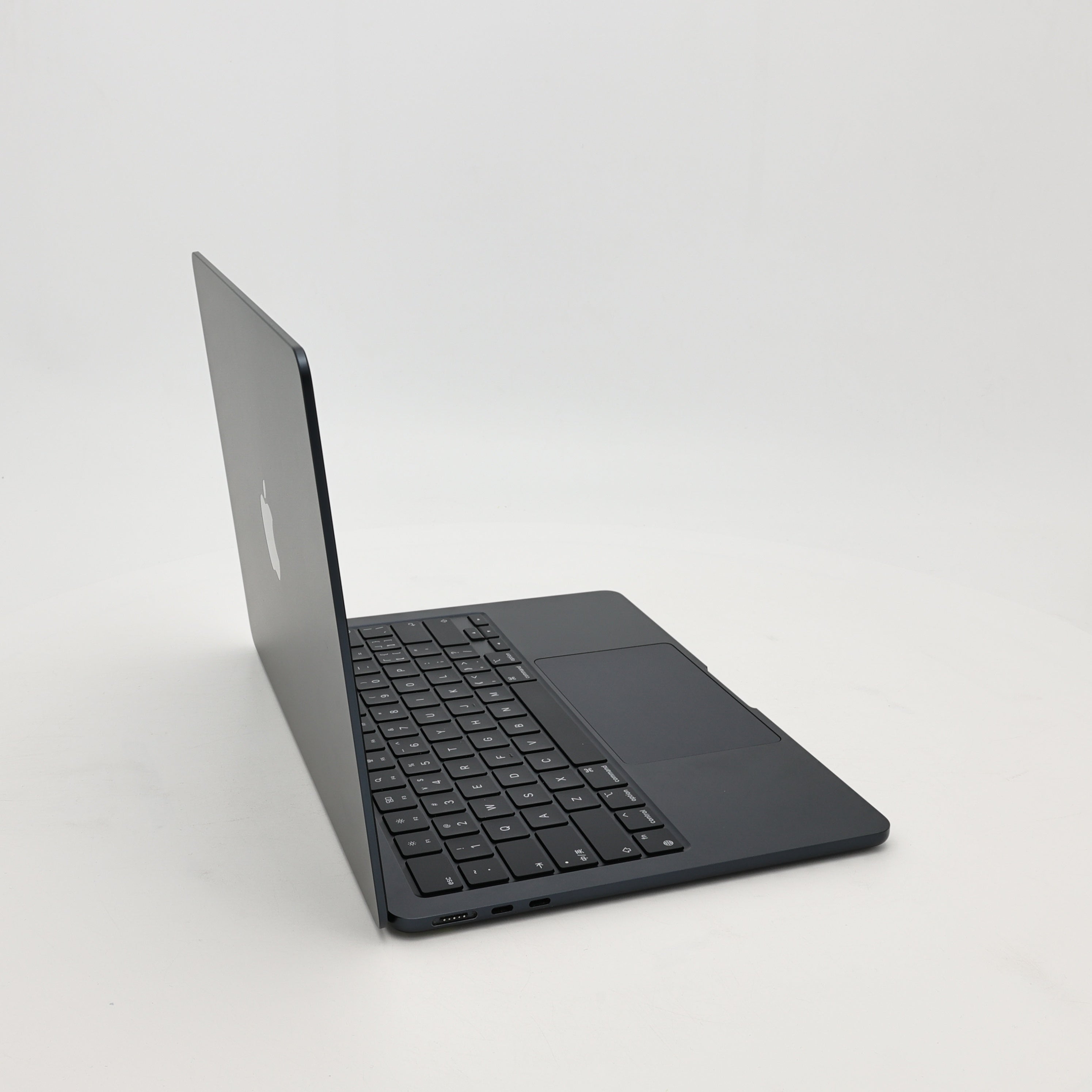 99新 Apple MacBook Air 22年 13寸 M2（8+8核） 8G RAM 256G SSD 午夜色
