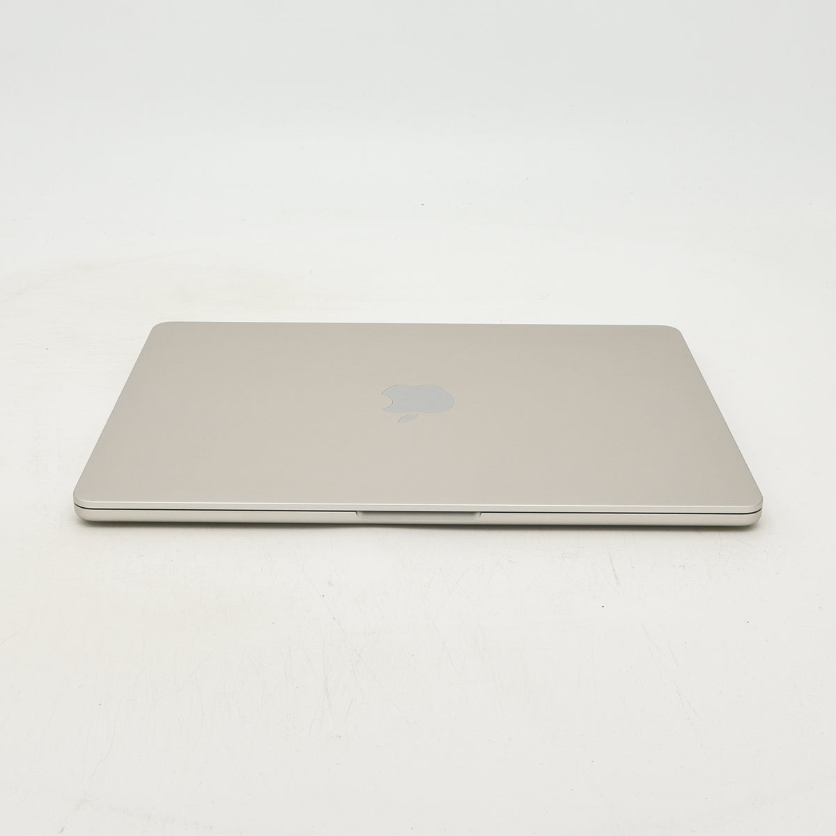 95新 Apple MacBook Air 22年 13寸 M2（8+8核） 8G RAM 256G SSD 星光色