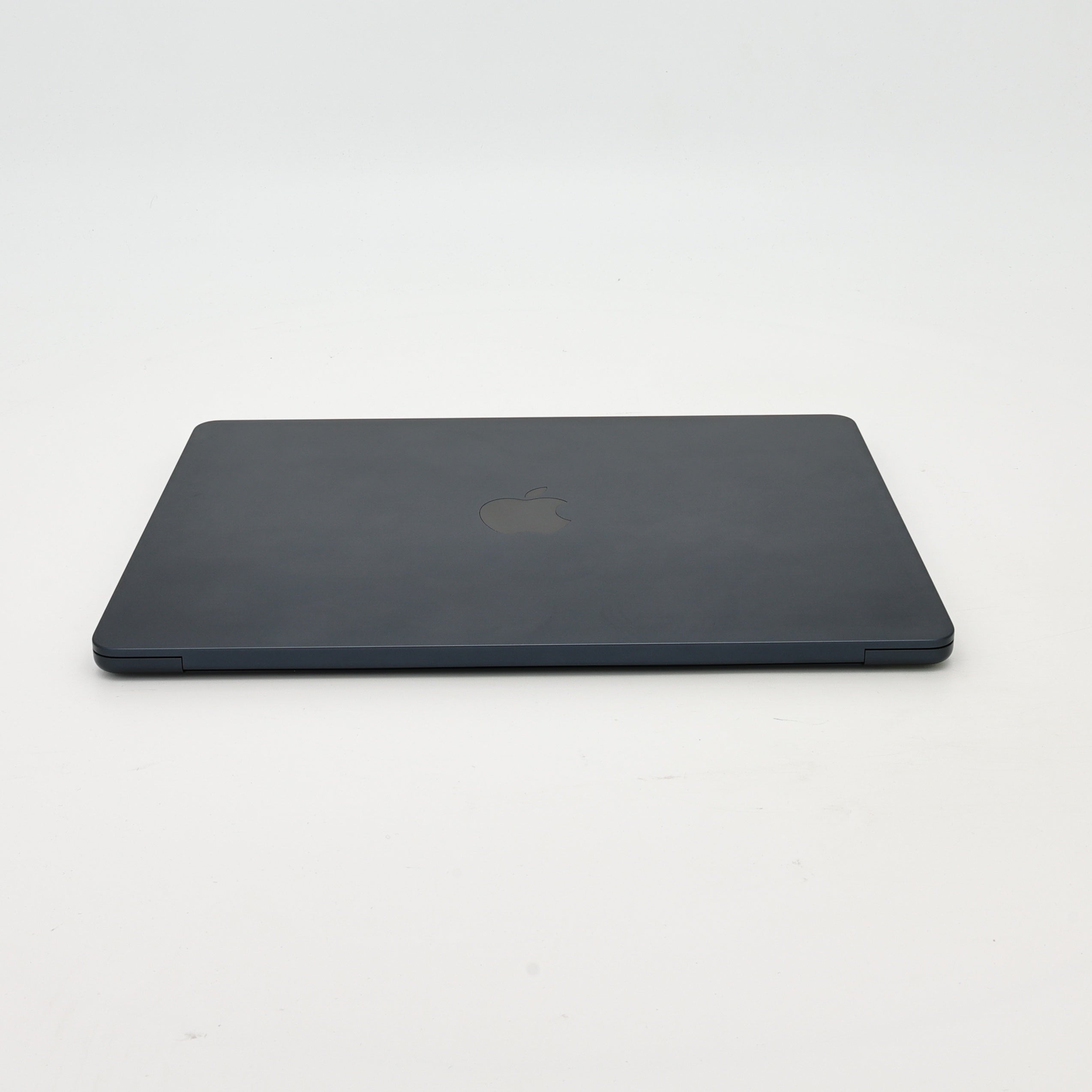 99新 Apple MacBook Air 22年 13寸 M2（8+8核） 8G RAM 256G SSD 午夜色