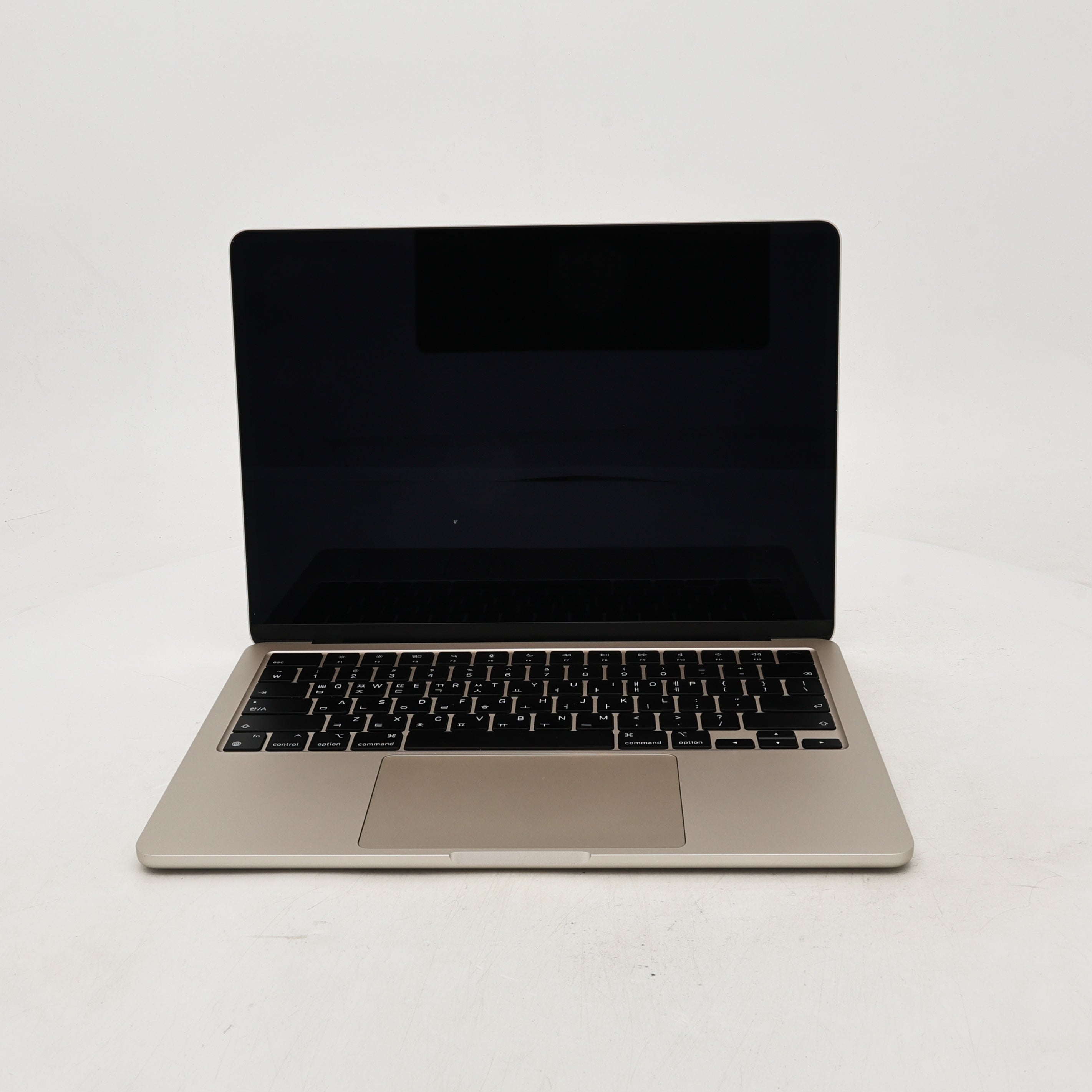 95新 Apple MacBook Air 22年 13寸 M2（8+8核） 8G RAM 256G SSD 星光色