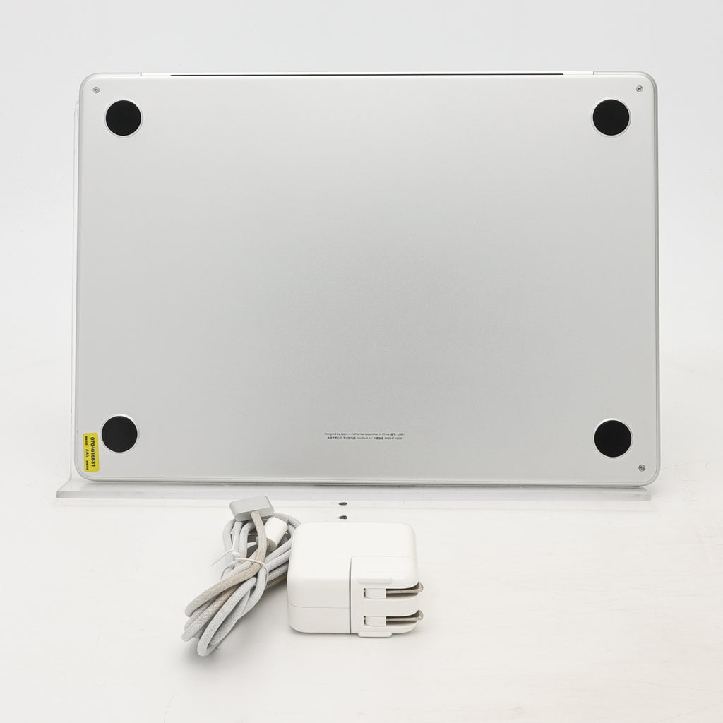 95新 Apple MacBook Air 22年 13寸 M2（8+8核） 8G RAM 512G SSD 銀色