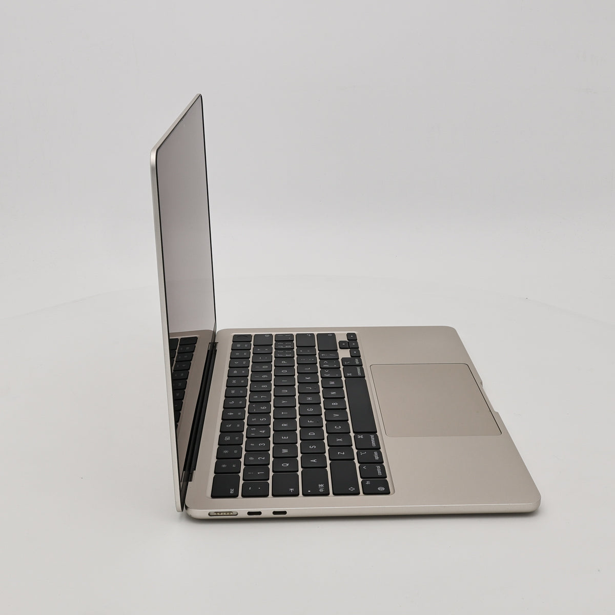 95新 Apple MacBook Air 22年 13寸 M2（8+8核） 8G RAM 256G SSD 星光色