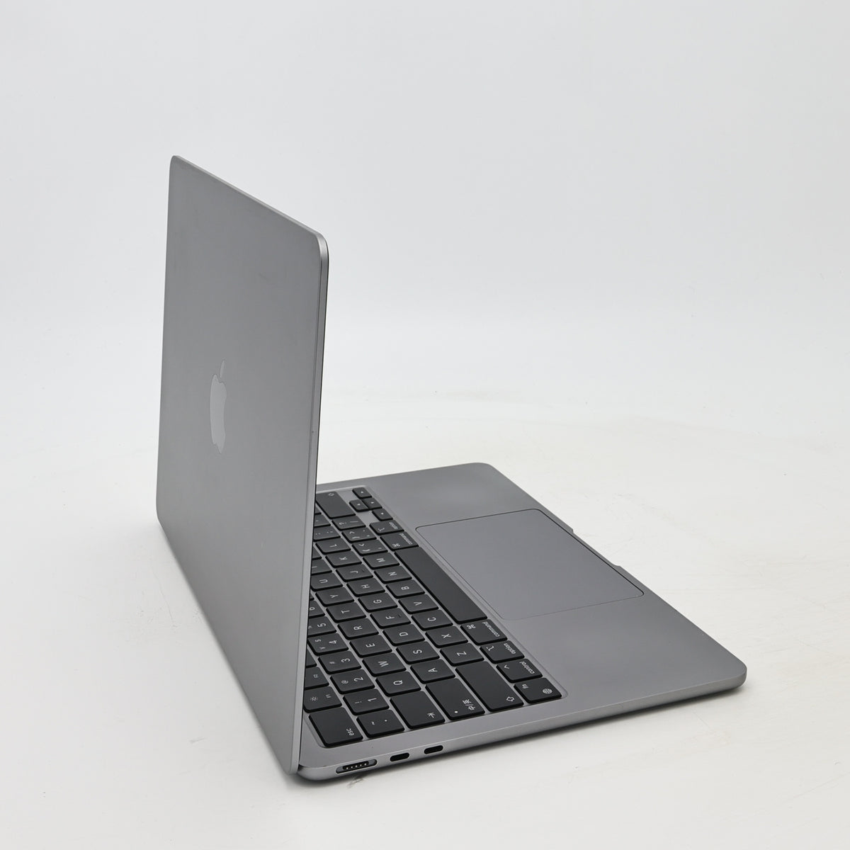 95新 Apple MacBook Air 22年 13寸 M2（8+8核） 8G RAM 256G SSD 深空灰色