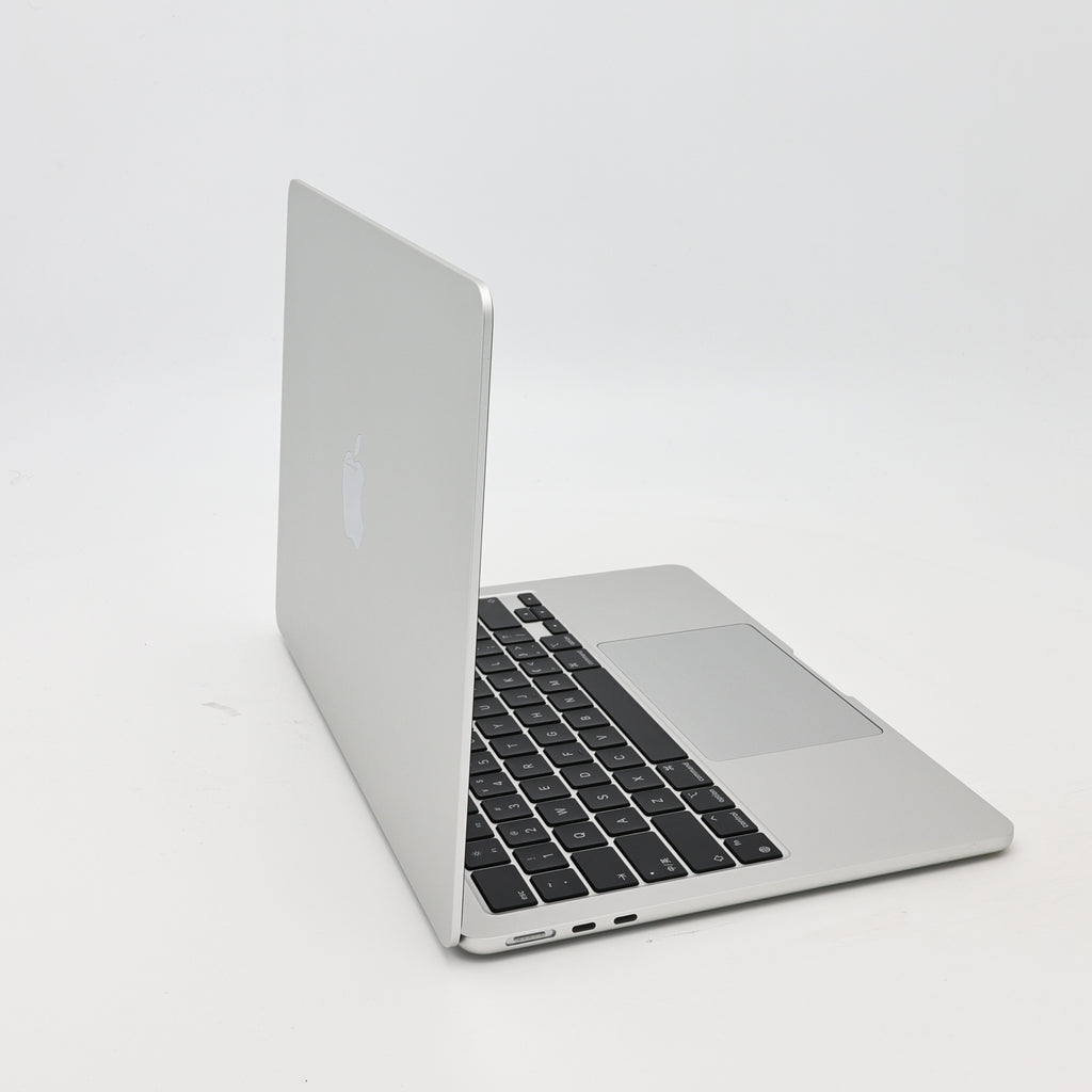 95新 Apple MacBook Air 22年 13寸 M2（8+10核） 8G RAM 512G SSD 銀色
