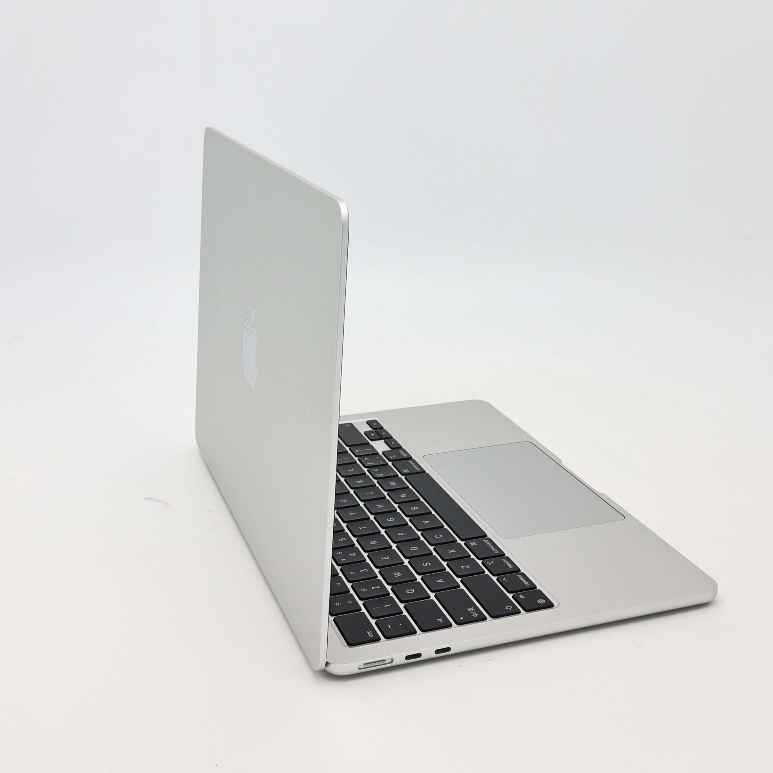 95新 Apple MacBook Air 22年 13寸 M2（8+10核） 8G RAM 512G SSD 銀色
