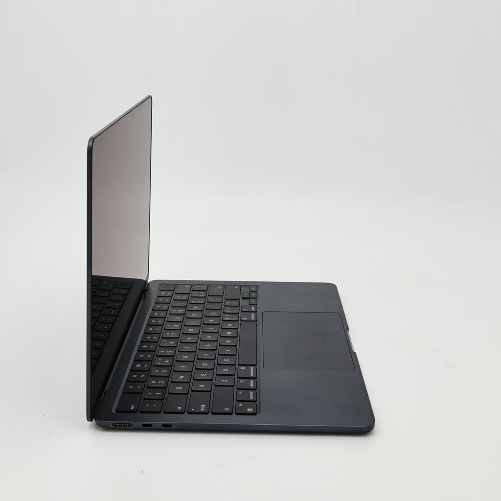 95新 Apple MacBook Air 22年 13寸 M2（8+8核） 8G RAM 256G SSD 午夜色