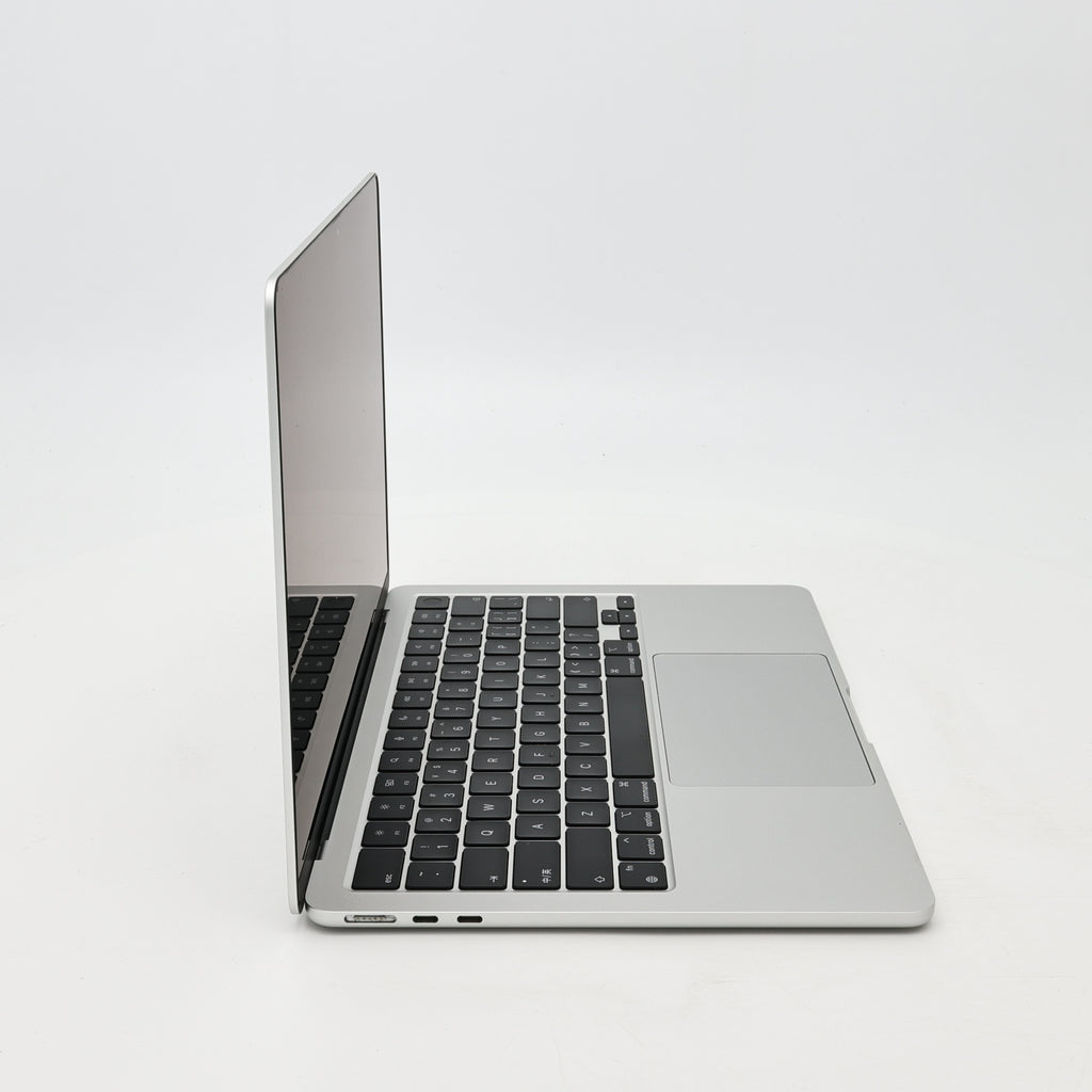 95新 Apple MacBook Air 22年 13寸 M2（8+10核） 8G RAM 512G SSD 銀色