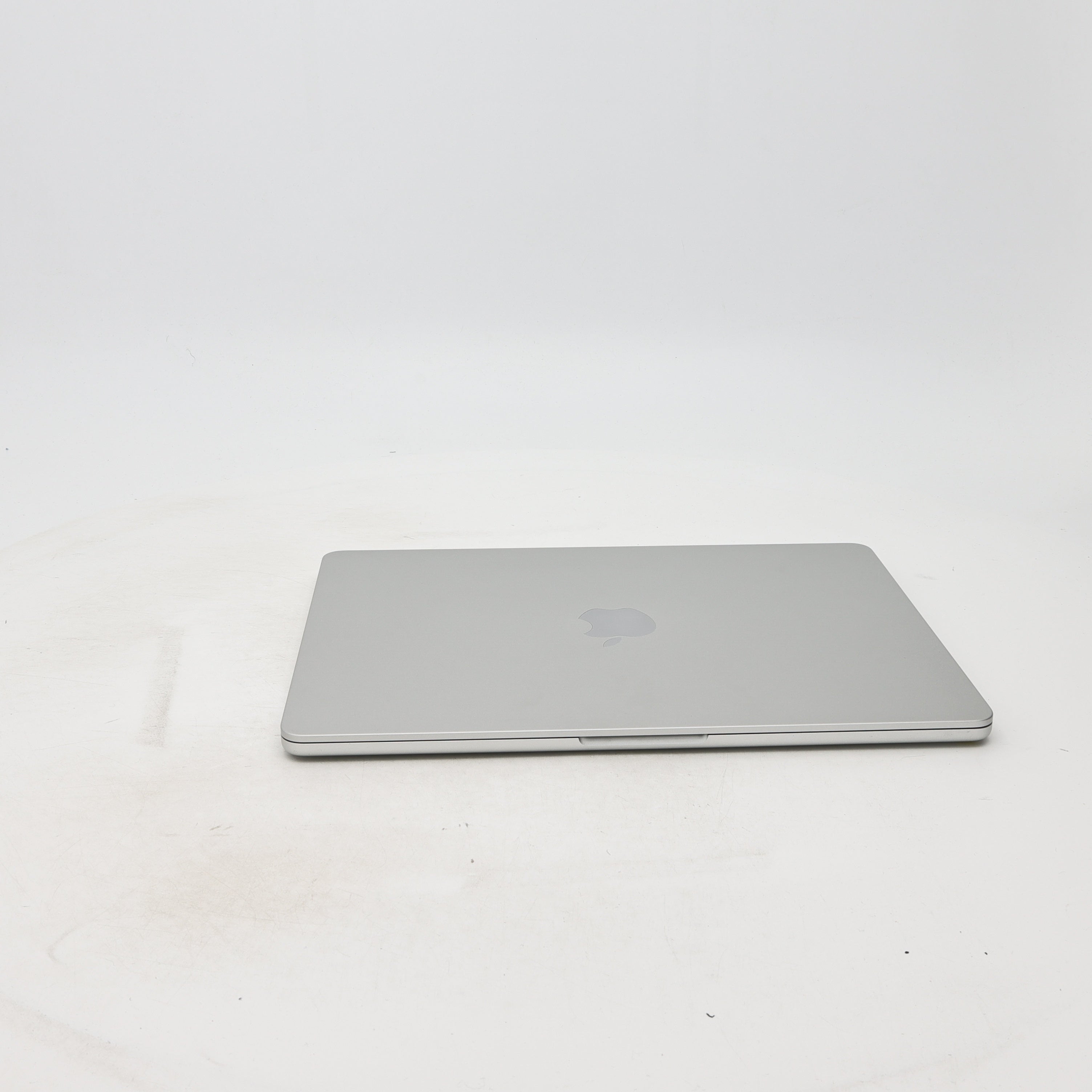 95新 Apple MacBook Air 22年 13寸 M2（8+8核） 8G RAM 512G SSD 銀色