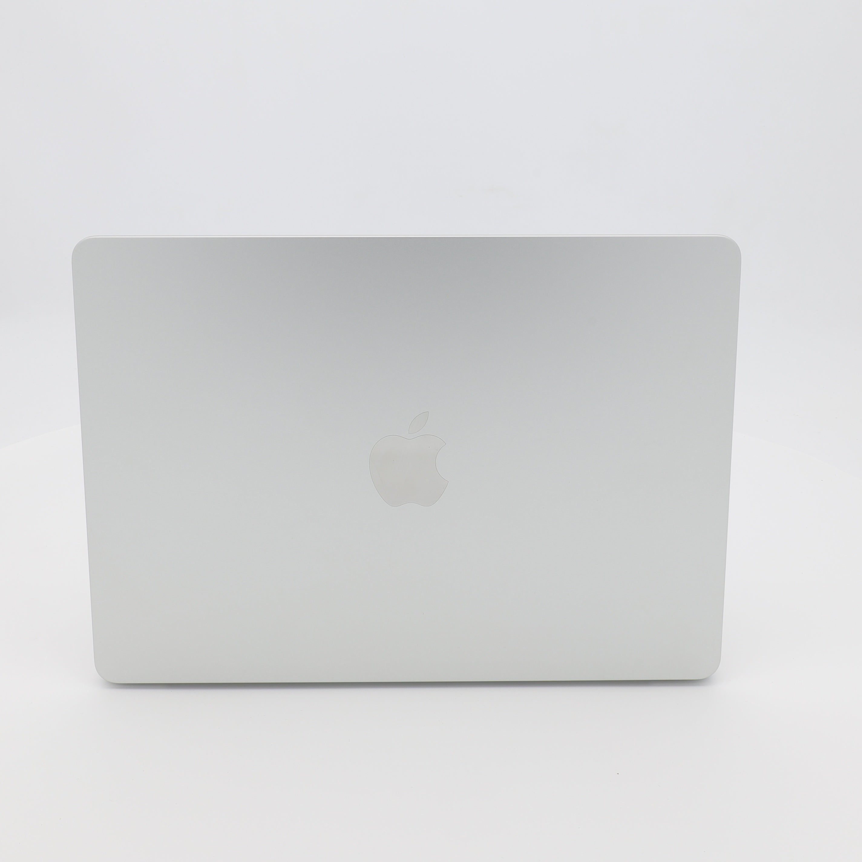 95新 Apple MacBook Air 22年 13寸 M2（8+10核） 8G RAM 512G SSD 銀色