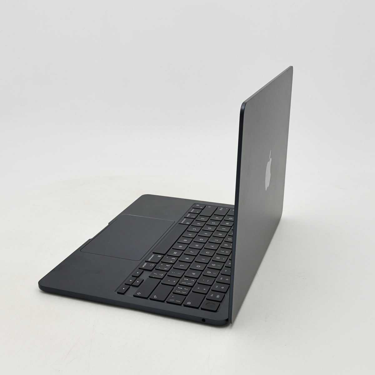 99新 Apple MacBook Air 22年 13寸 M2（8+8核） 8G RAM 256G SSD 午夜色