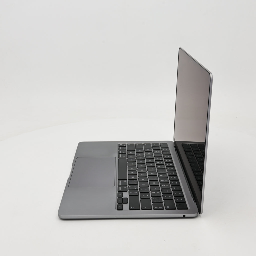 95新 Apple MacBook Air 22年 13寸 M2（8+8核） 8G RAM 256G SSD 深空灰色