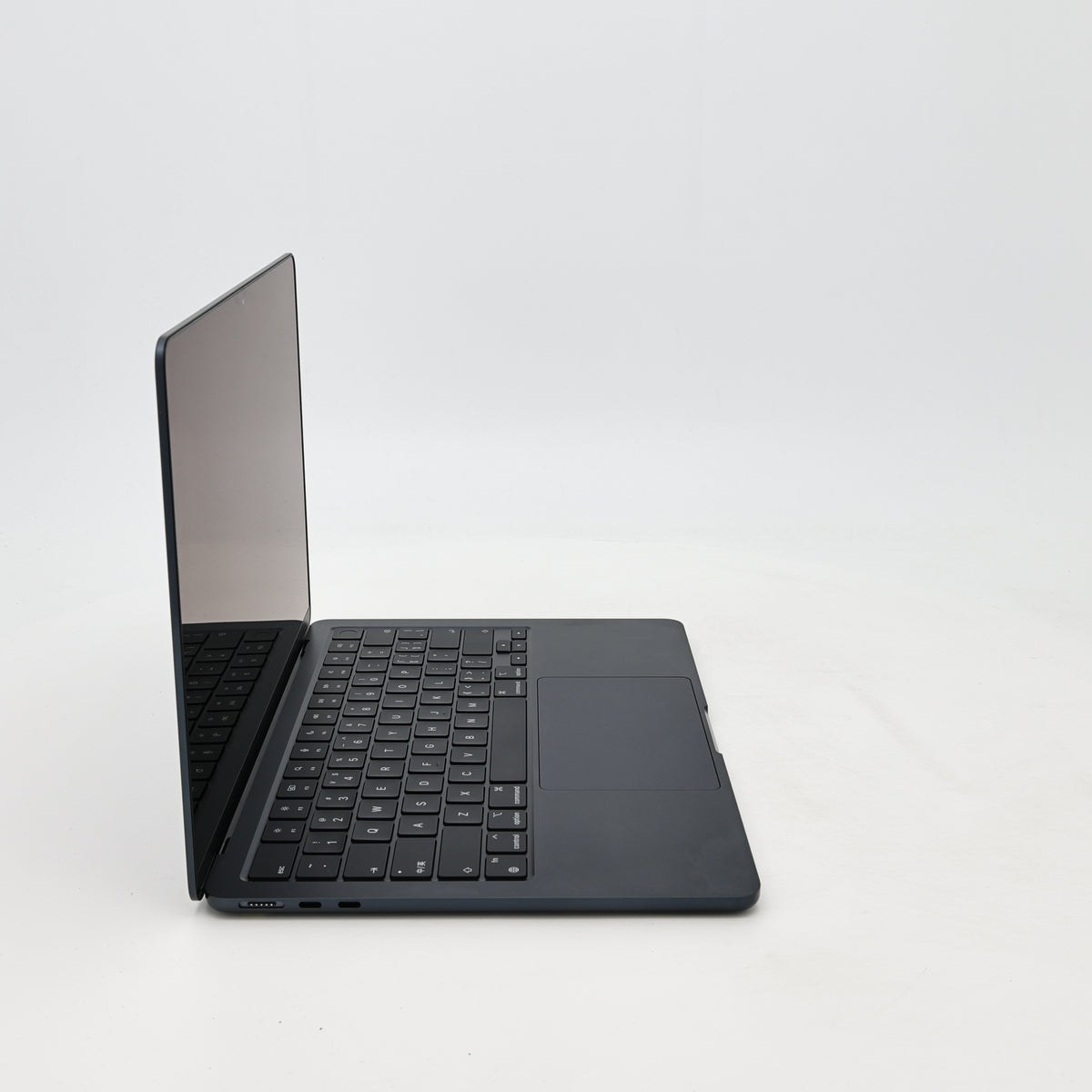 99新 Apple MacBook Air 24年 13寸 M3（8+8核） 8G RAM 256G SSD 午夜色