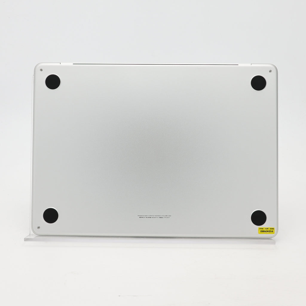 95新 Apple MacBook Air 22年 13寸 M2（8+10核） 8G RAM 512G SSD 銀色