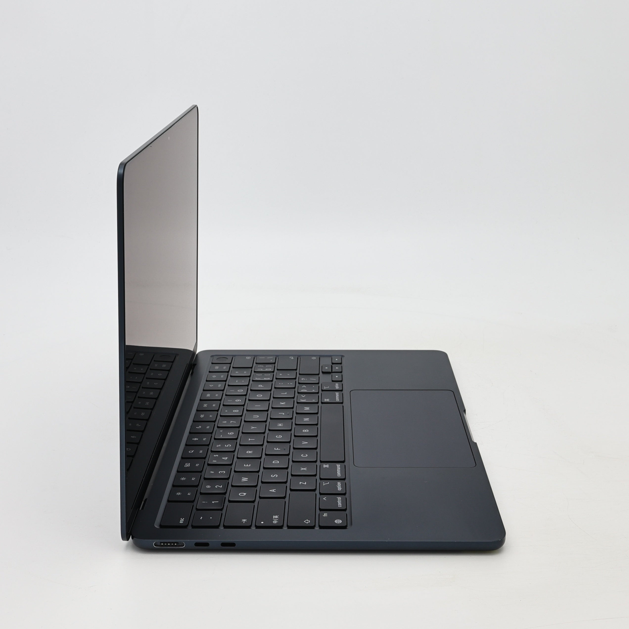 95新 Apple MacBook Air 22年 13寸 M2（8+8核） 8G RAM 256G SSD 午夜色