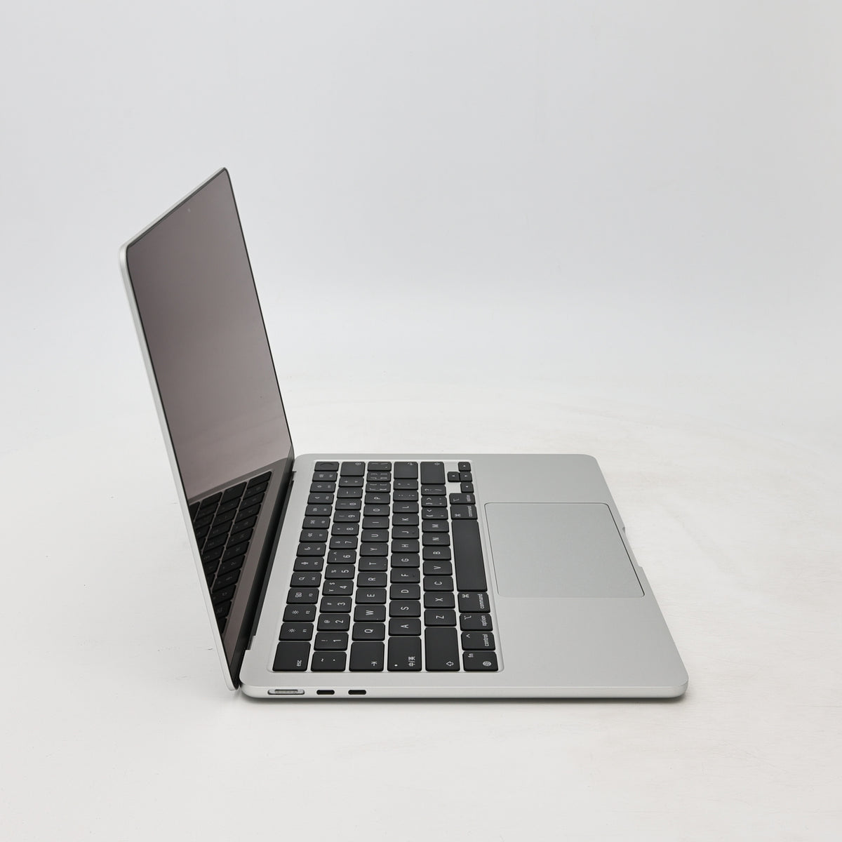 95新 Apple MacBook Air 22年 13寸 M2（8+10核） 8G RAM 512G SSD 銀色