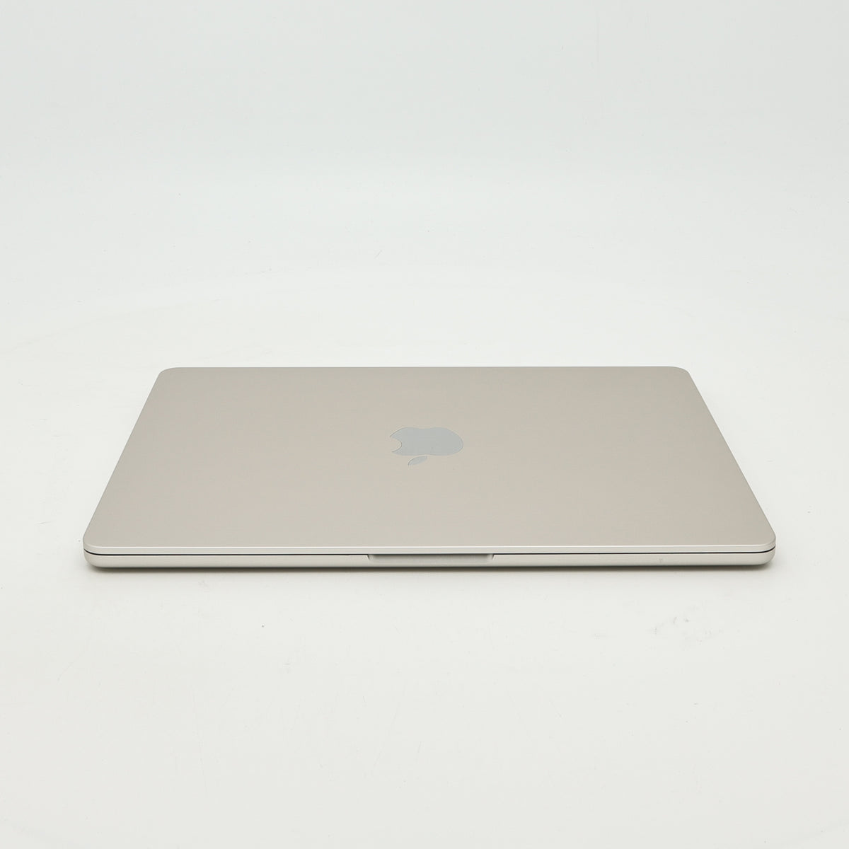 95新 Apple MacBook Air 22年 13寸 M2（8+10核） 8G RAM 512G SSD 星光色