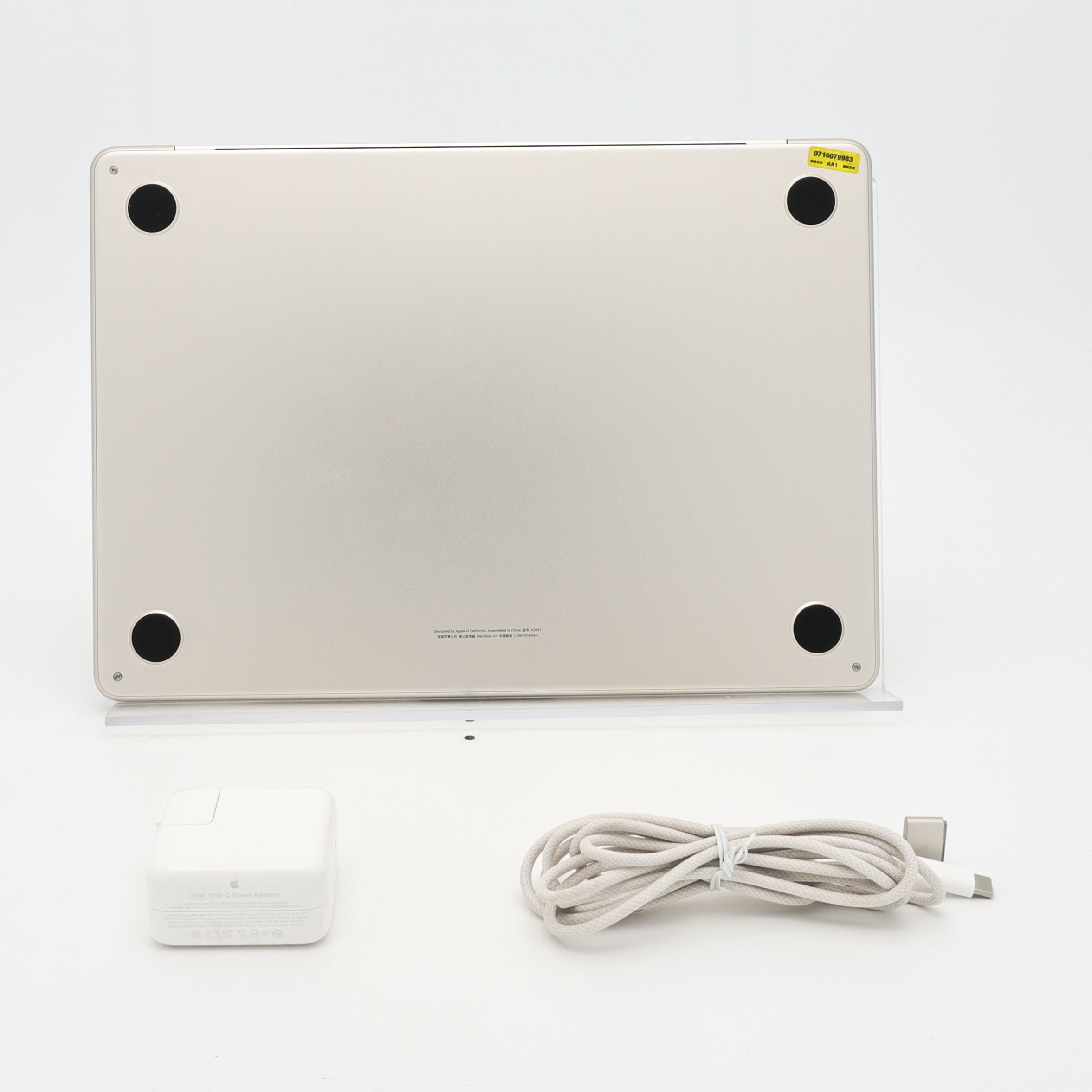 99新 Apple MacBook Air 22年 13寸 M2（8+8核） 8G RAM 256G SSD 星光色