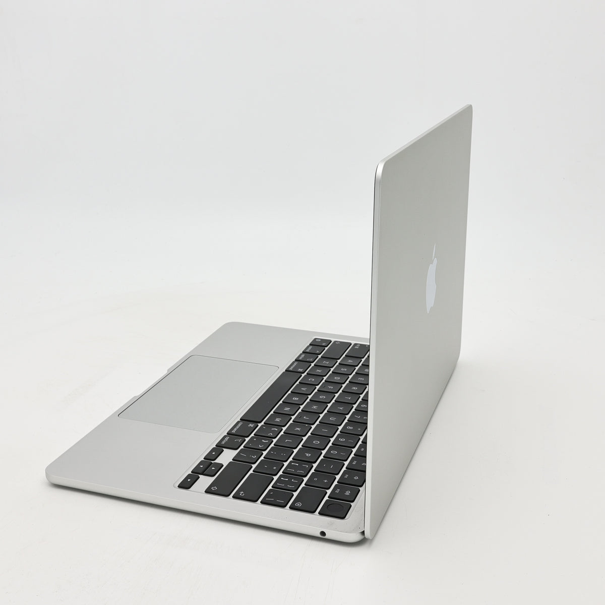 99新 Apple MacBook Air 22年 13寸 M2（8+8核） 8G RAM 256G SSD 銀色