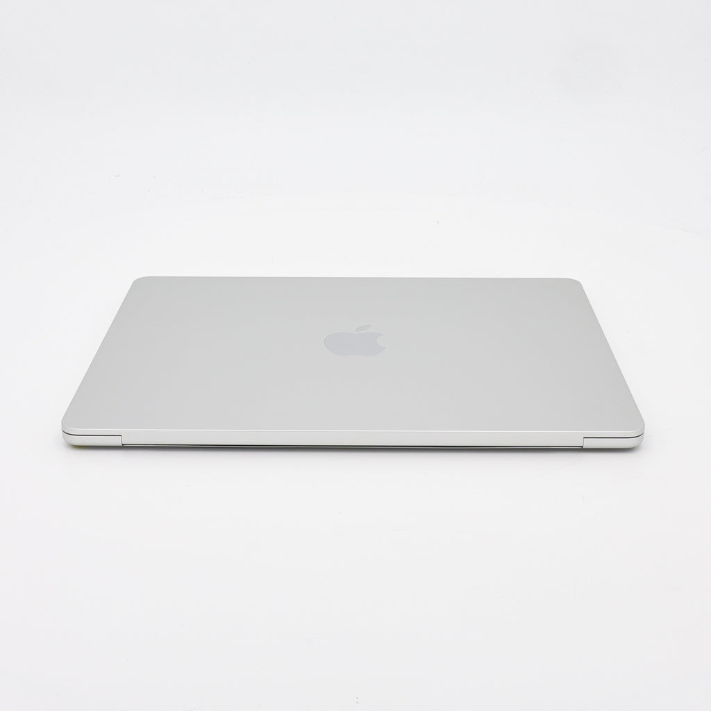 95新 Apple MacBook Air 22年 13寸 M2（8+10核） 8G RAM 512G SSD 銀色