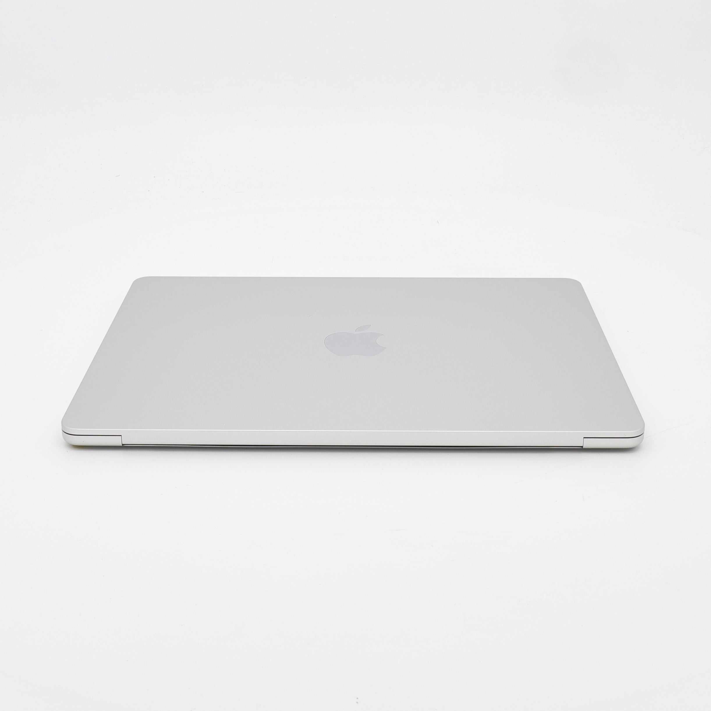 95新 Apple MacBook Air 22年 13寸 M2（8+10核） 8G RAM 512G SSD 銀色