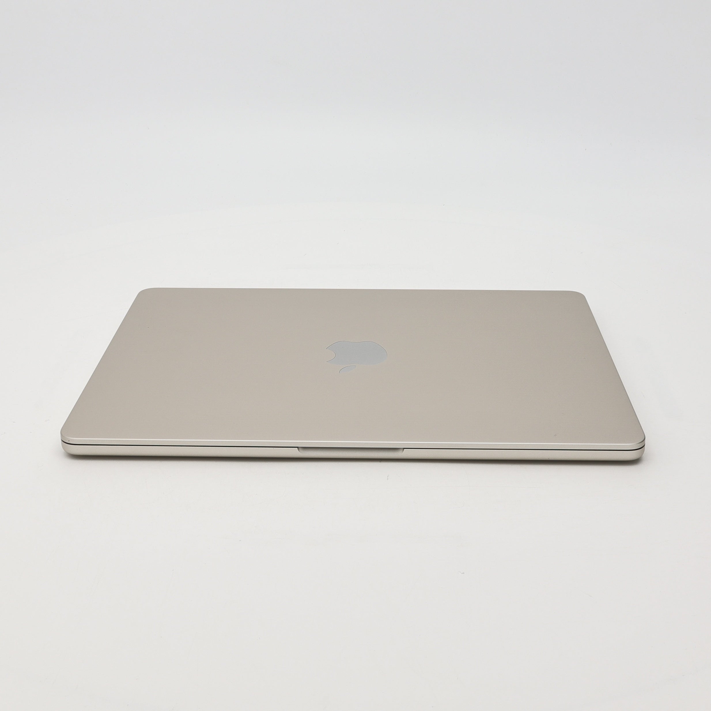 99新 Apple MacBook Air 22年 13寸 M2（8+8核） 16G RAM 256G SSD 星光色