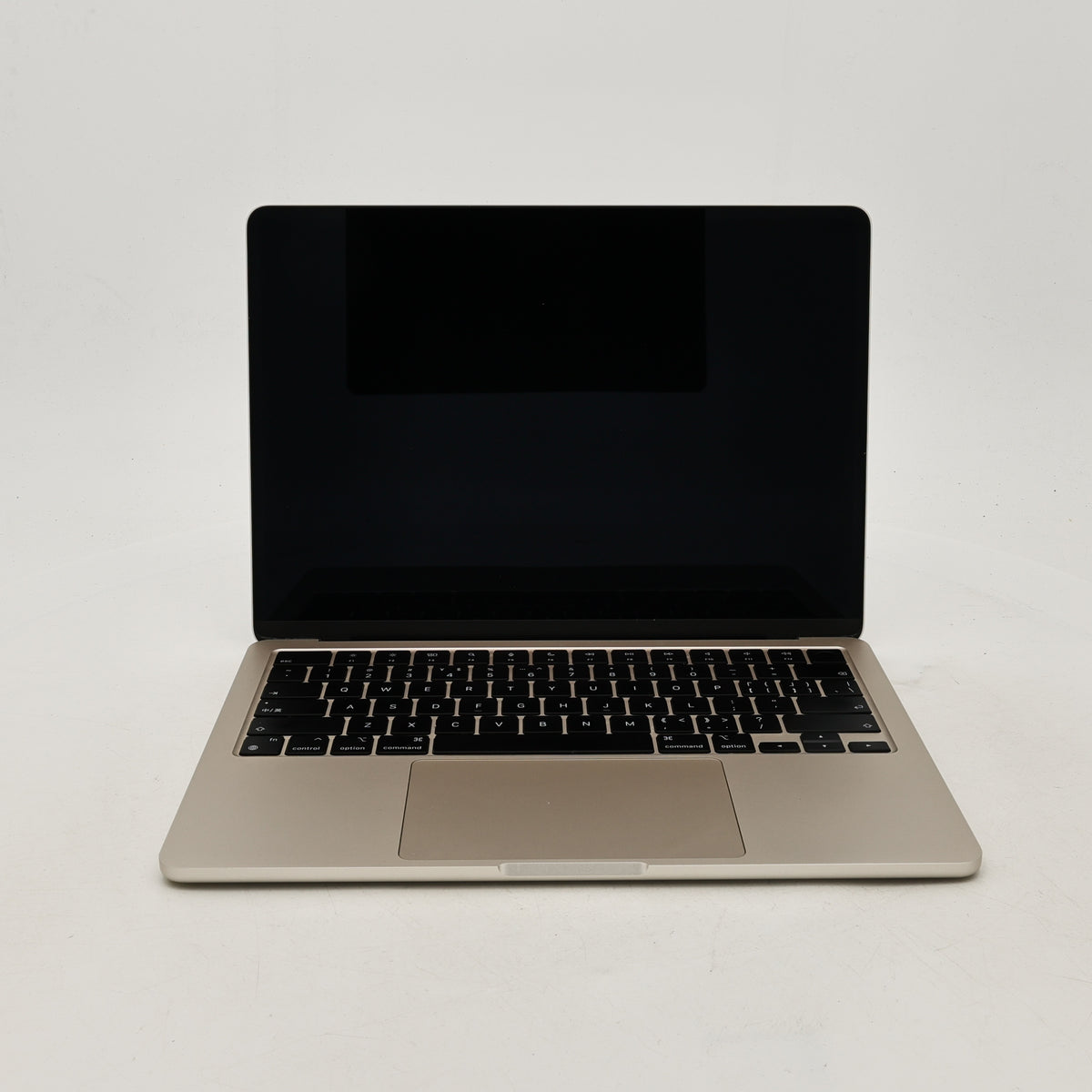 95新 Apple MacBook Air 22年 13寸 M2（8+8核） 8G RAM 256G SSD 星光色