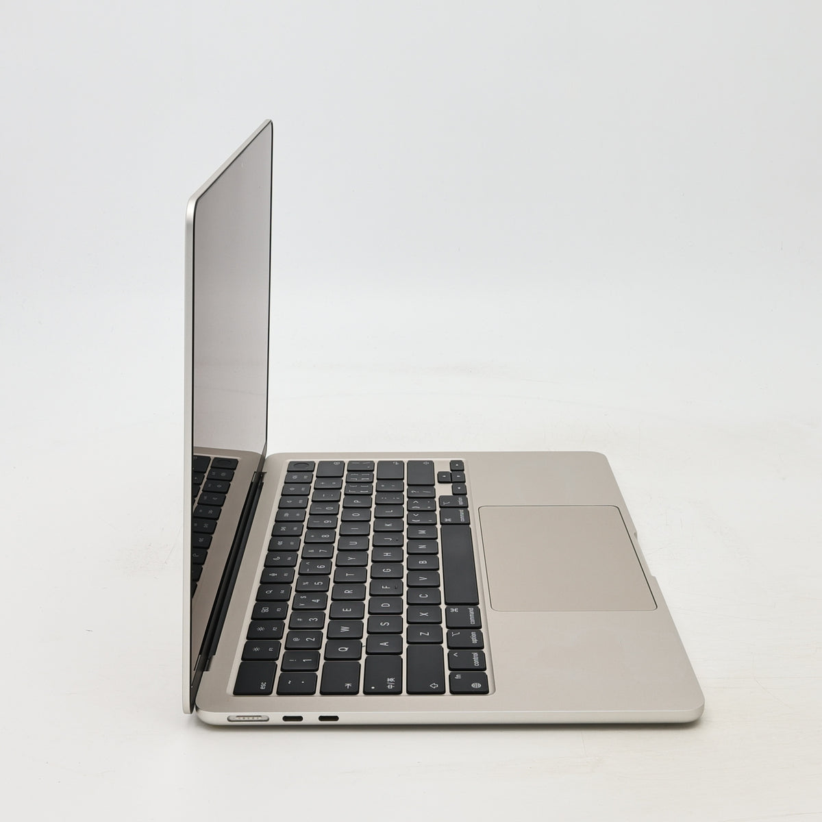 95新 Apple MacBook Air 22年 13寸 M2（8+8核） 16G RAM 256G SSD 銀色