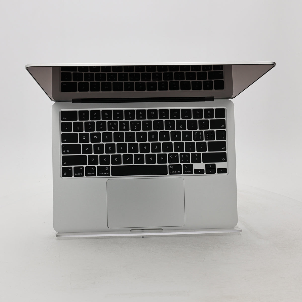 95新 Apple MacBook Air 22年 13寸 M2（8+8核） 8G RAM 256G SSD 銀色