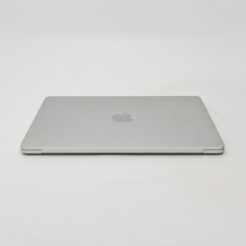 95新 Apple MacBook Air 22年 13寸 M2（8+10核） 8G RAM 512G SSD 銀色