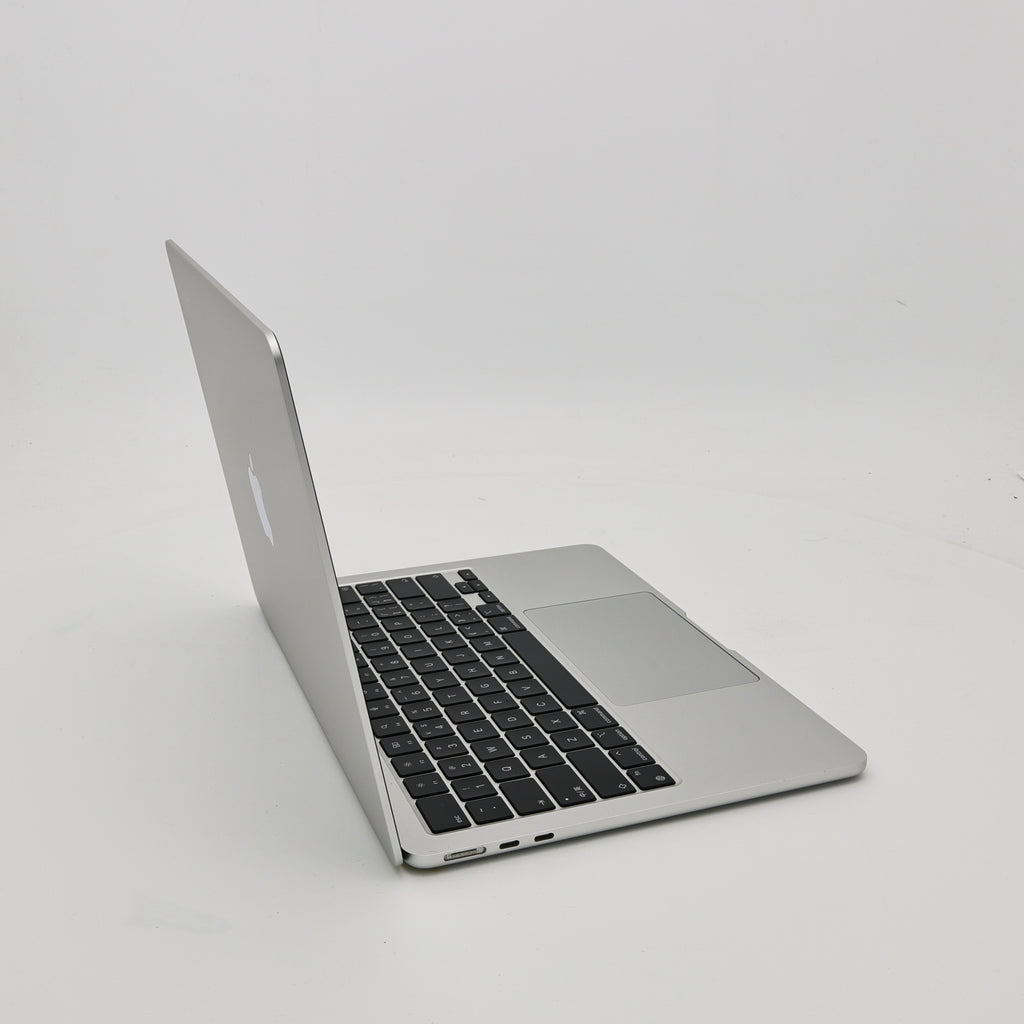 95新 Apple MacBook Air 22年 13寸 M2（8+8核） 8G RAM 256G SSD 銀色