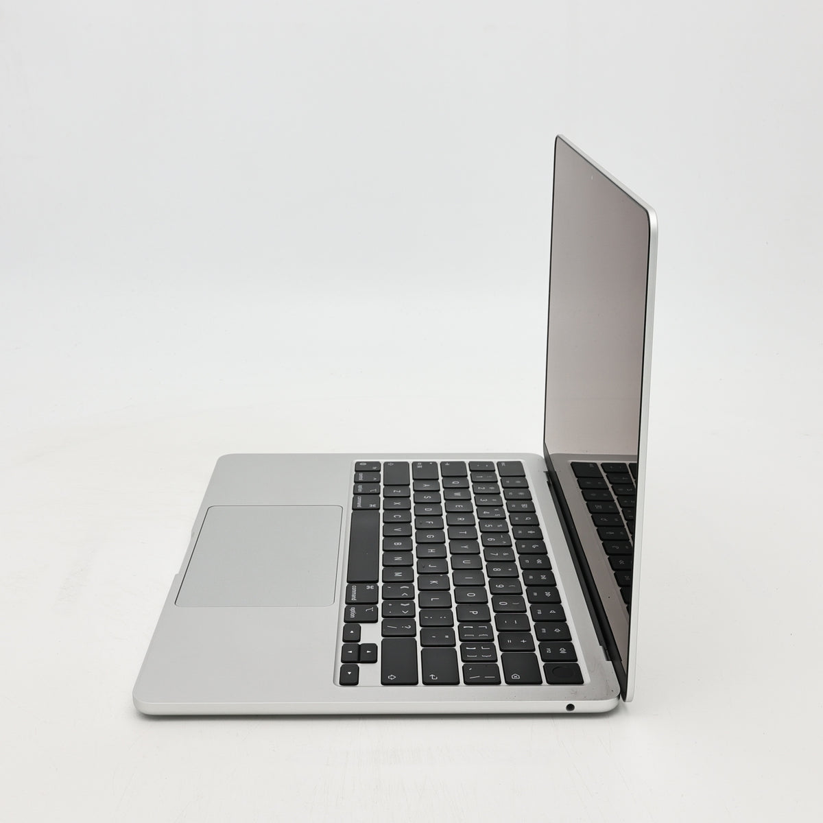 99新 Apple MacBook Air 22年 13寸 M2（8+8核） 8G RAM 256G SSD 銀色