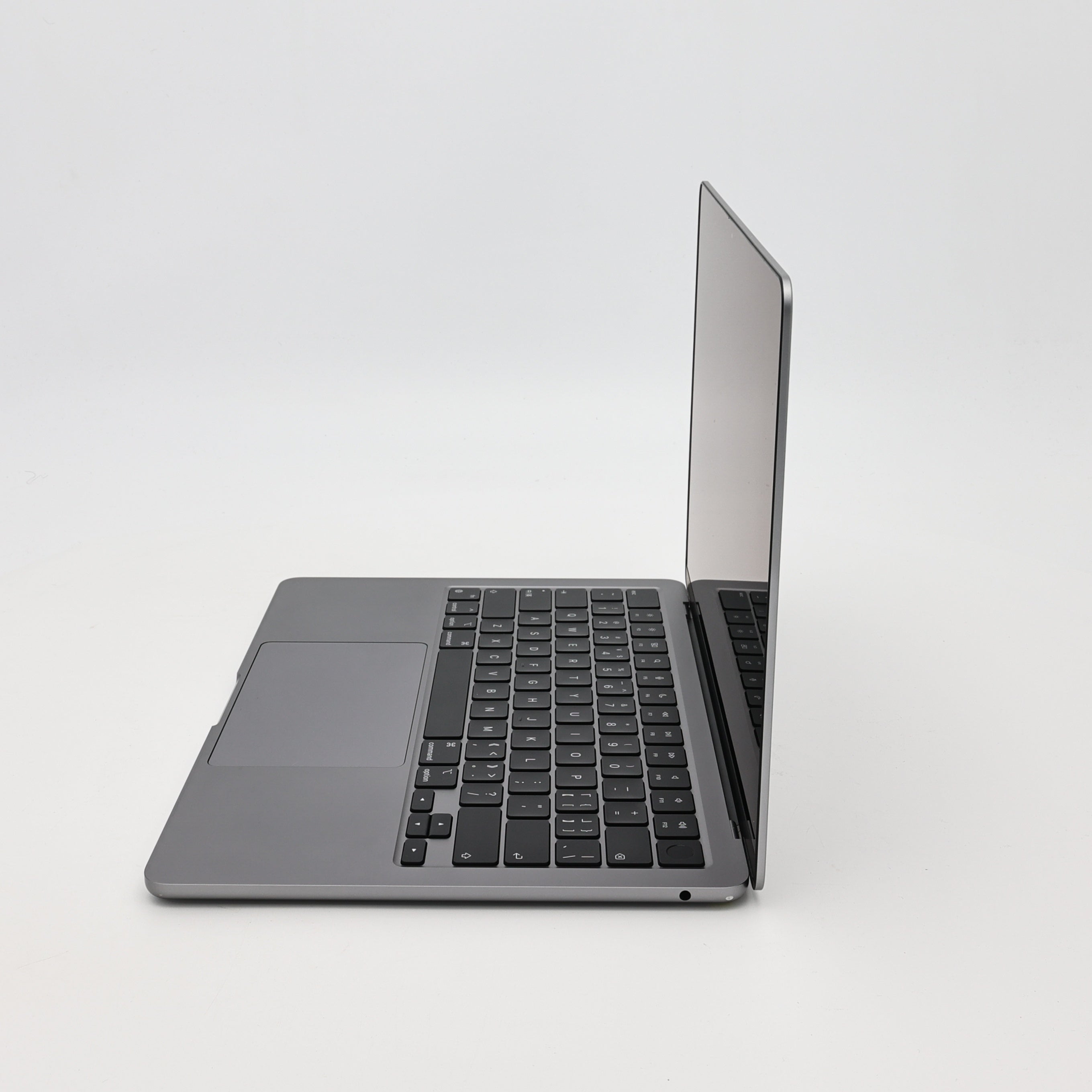 95新 Apple MacBook Air 22年 13寸 M2（8+8核） 8G RAM 256G SSD 深空灰色