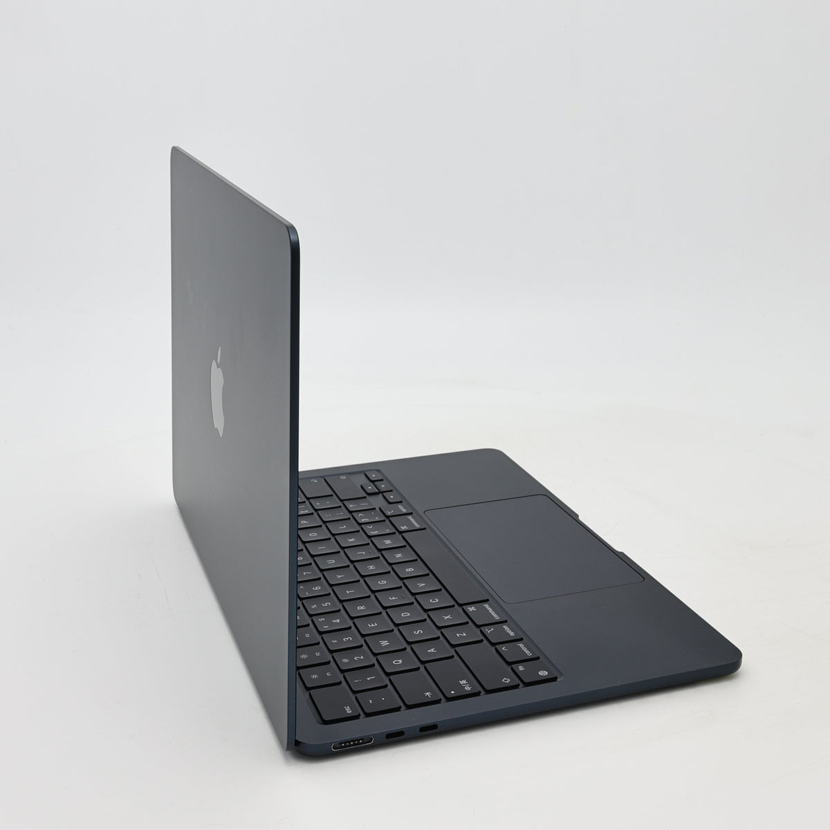 95新 Apple MacBook Air 22年 13寸 M2（8+8核） 8G RAM 256G SSD 午夜色