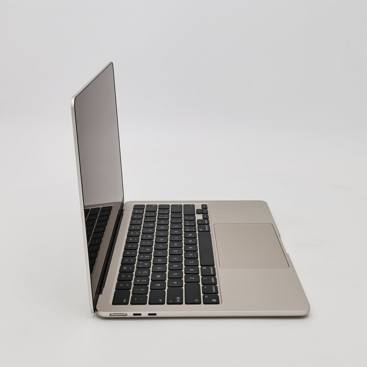 95新 Apple MacBook Air 22年 13寸 M2（8+8核） 8G RAM 256G SSD 星光色