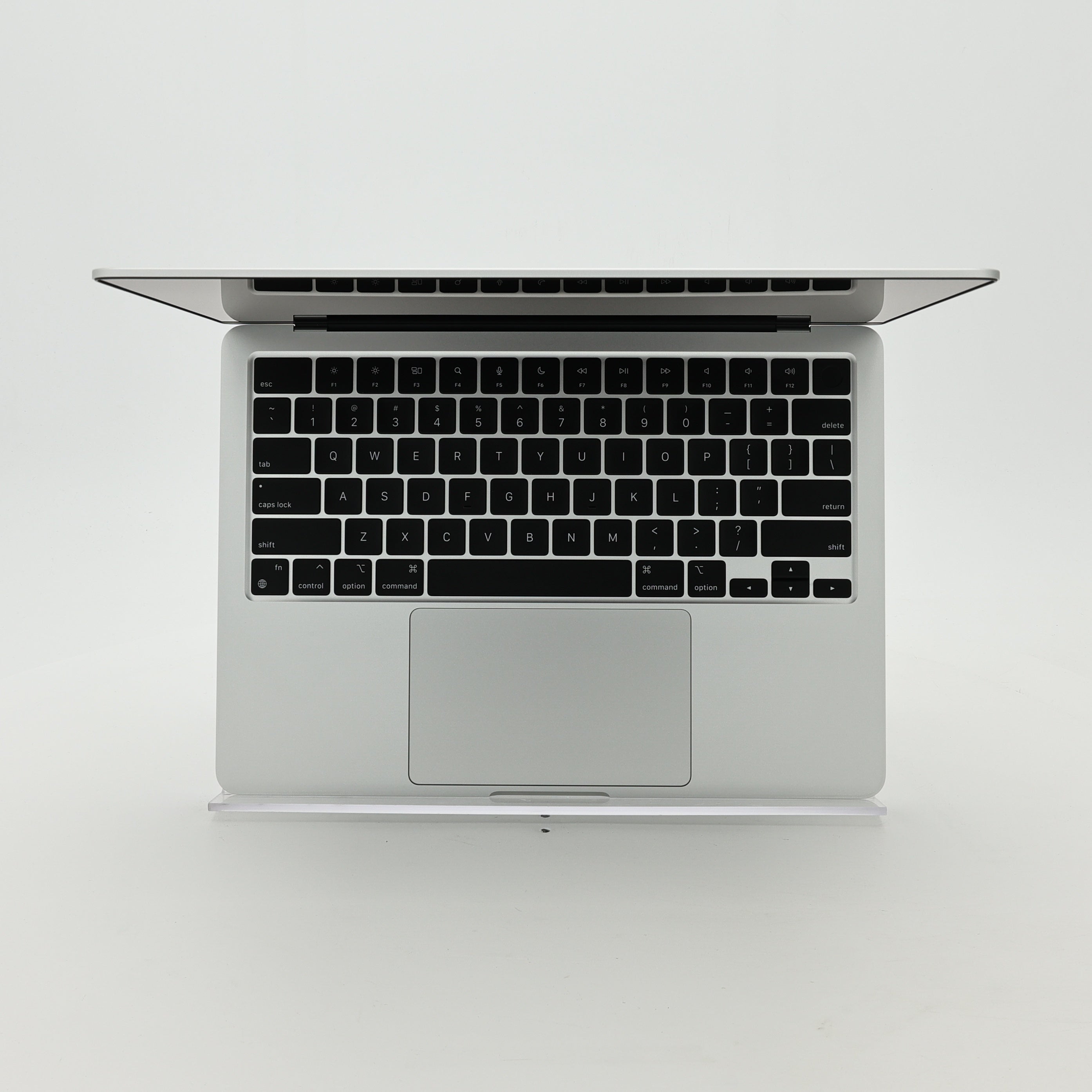 95新 Apple MacBook Air 24年 13寸 M3（8+8核） 8G RAM 256G SSD 銀色