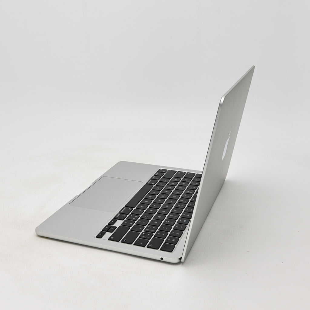 95新 Apple MacBook Air 22年 13寸 M2（8+10核） 8G RAM 512G SSD 銀色