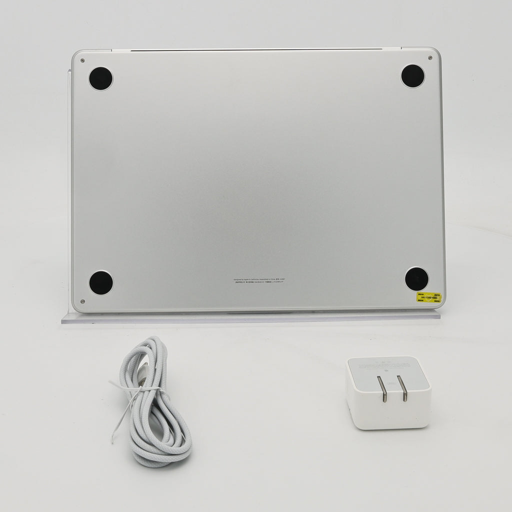 99新 Apple MacBook Air 22年 13寸 M2（8+10核） 8G RAM 512G SSD 銀色