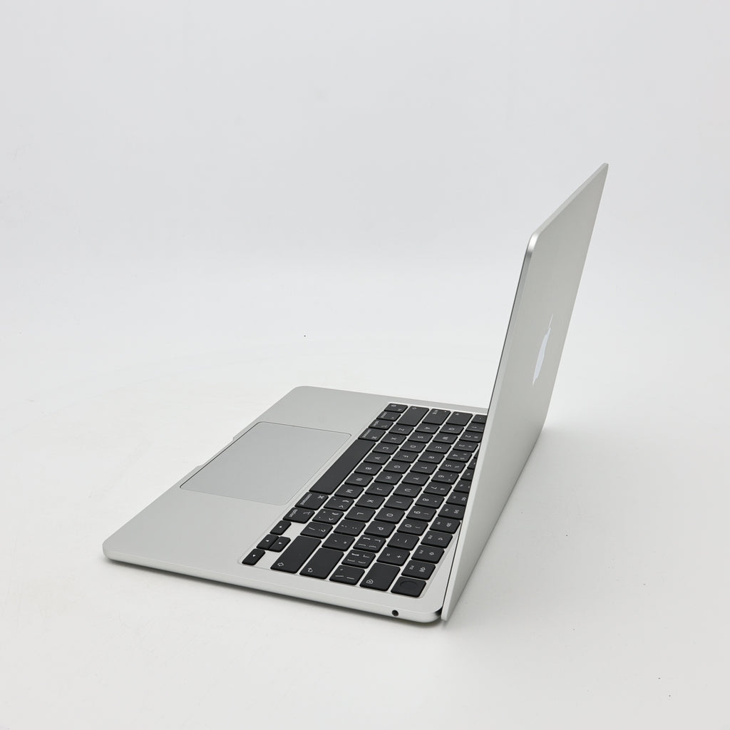 95新 Apple MacBook Air 22年 13寸 M2（8+8核） 16G RAM 256G SSD 銀色
