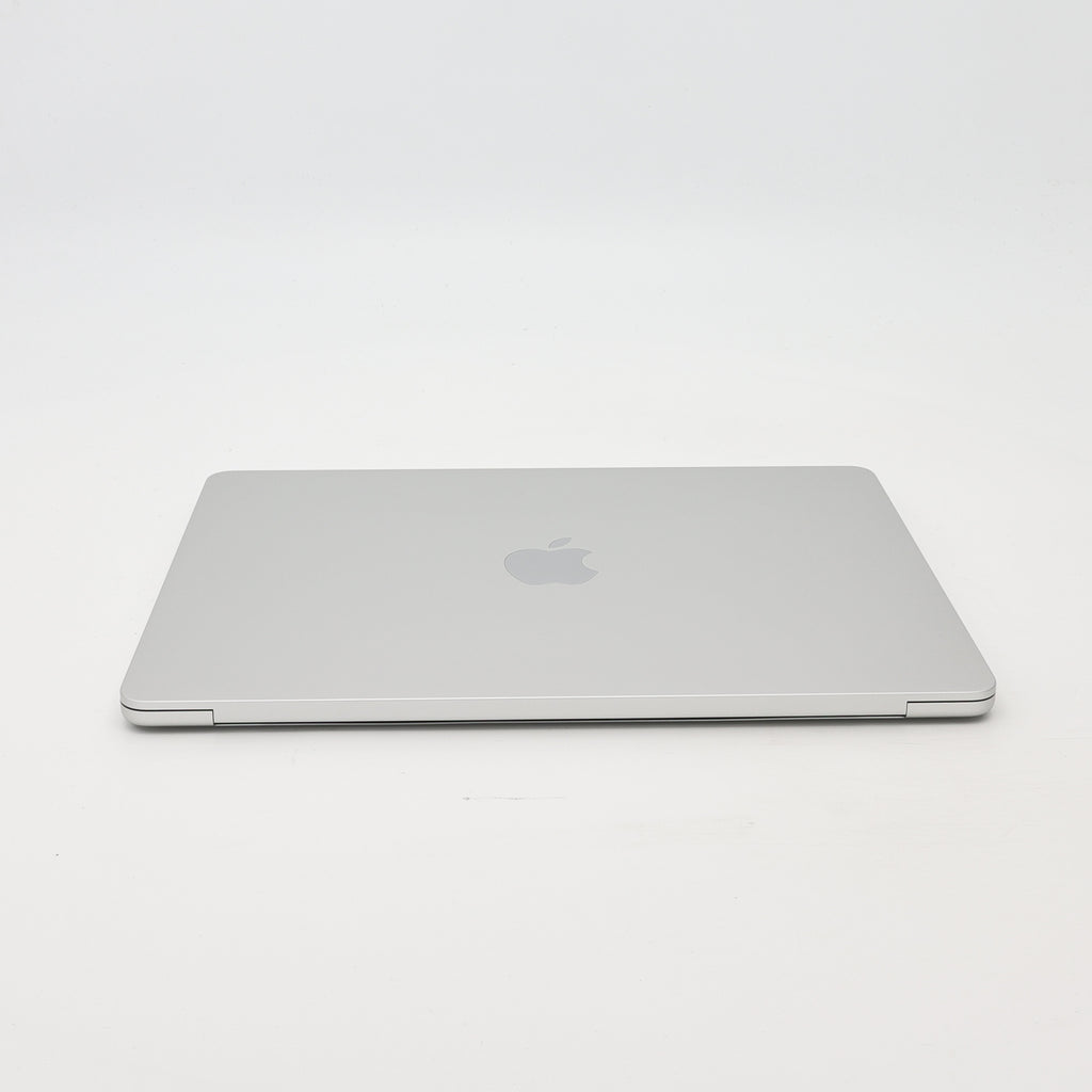 95新 Apple MacBook Air 22年 13寸 M2（8+10核） 8G RAM 512G SSD 銀色