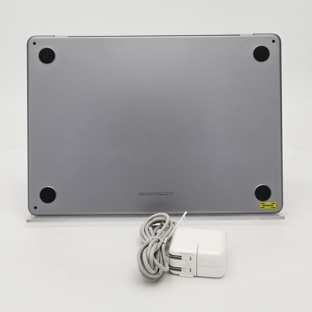 95新 Apple MacBook Air 22年 13寸 M2（8+8核） 8G RAM 256G SSD 深空灰色