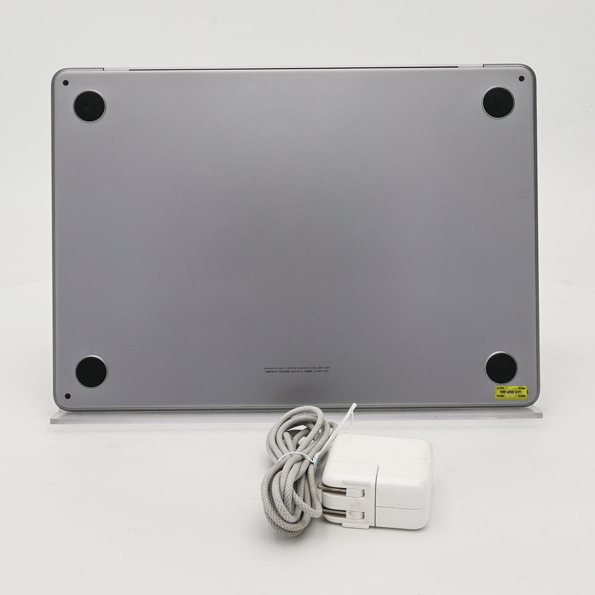 95新 Apple MacBook Air 22年 13寸 M2（8+8核） 8G RAM 256G SSD 深空灰色